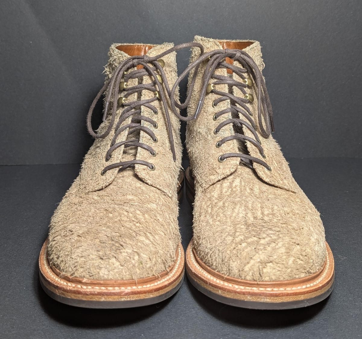 Photo by Genghis_Khant on November 1, 2025 of the Grant Stone Edward Boot in C.F. Stead Milkshake Rough Mohawk Suede.