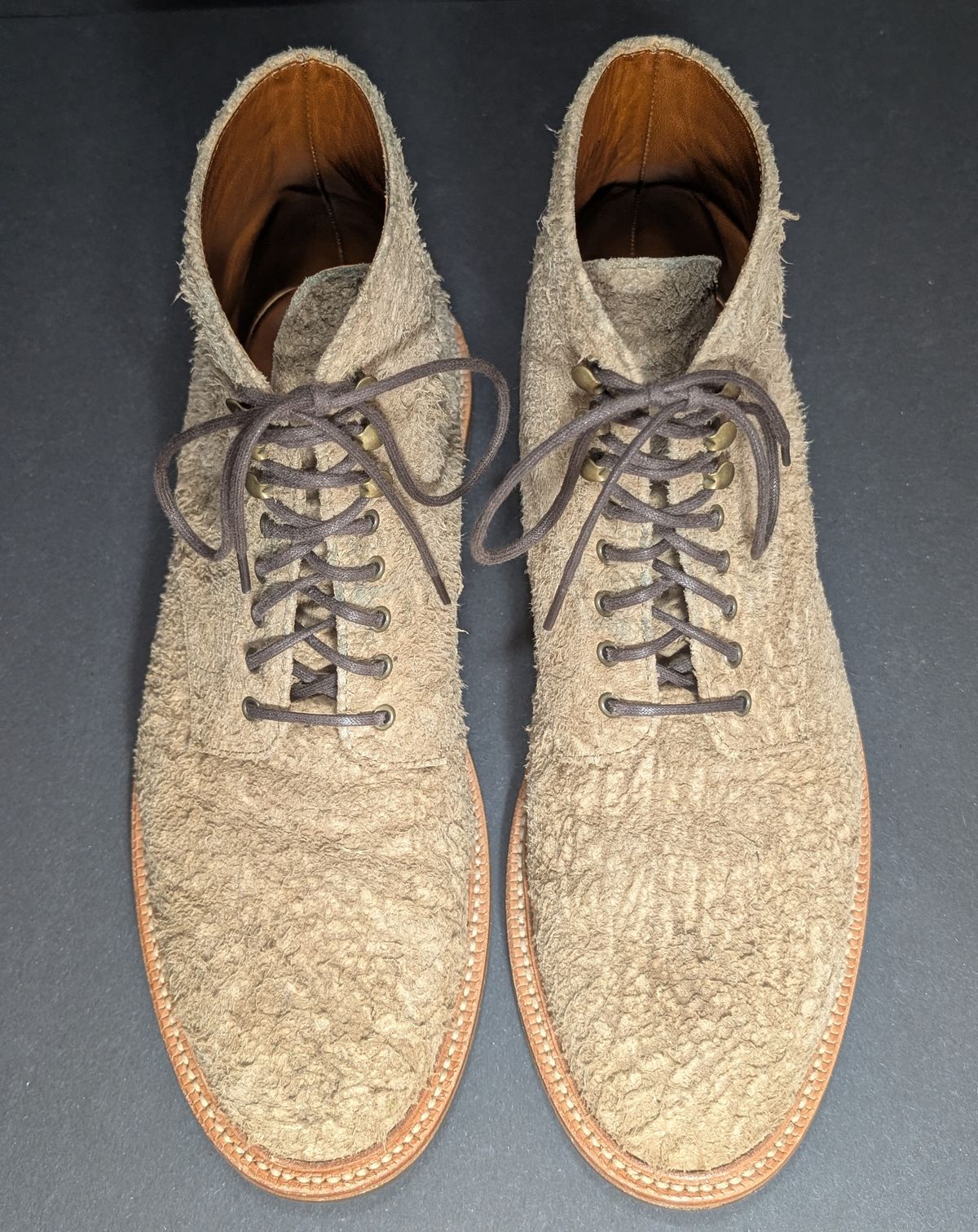 Photo by Genghis_Khant on November 1, 2025 of the Grant Stone Edward Boot in C.F. Stead Milkshake Rough Mohawk Suede.