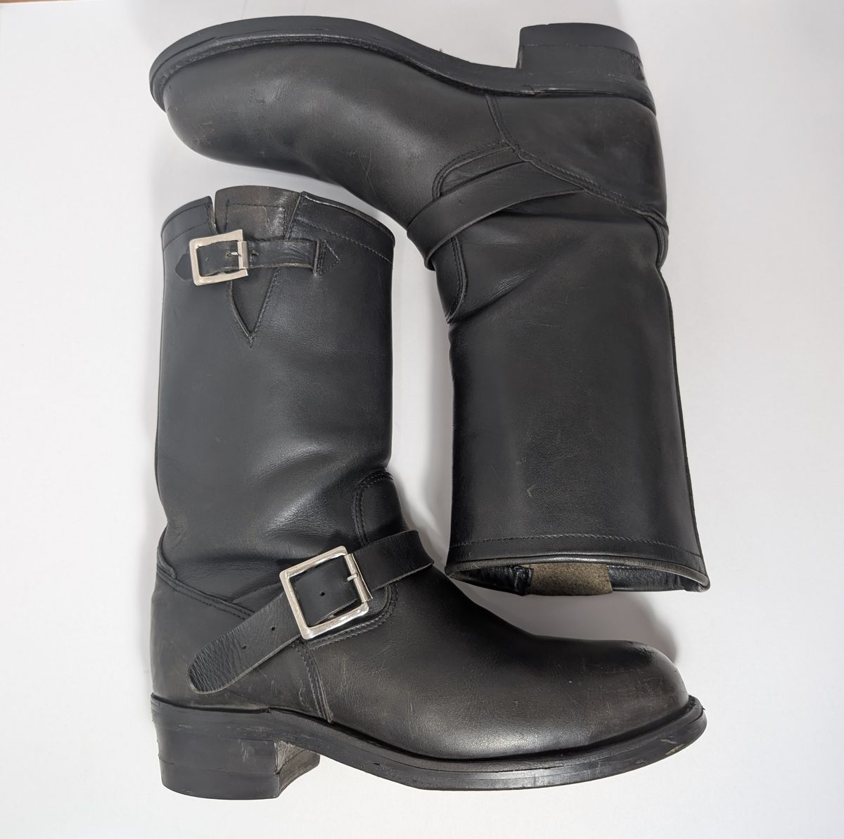 Photo by Genghis_Khant on November 1, 2025 of the Herman Survivor Engineer Boot in Unknown Leather.