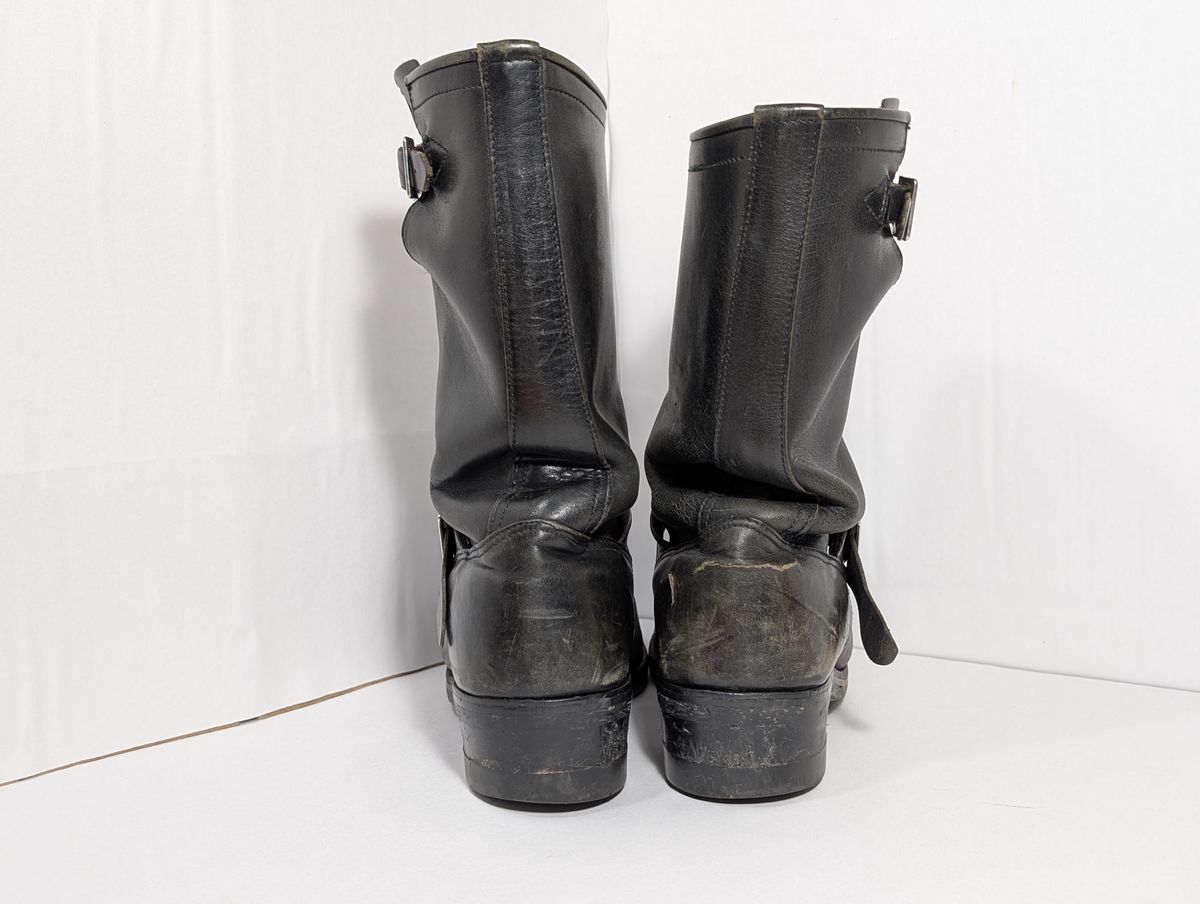 Photo by Genghis_Khant on January 1, 2026 of the Herman Survivor Engineer Boot in Unknown Leather.