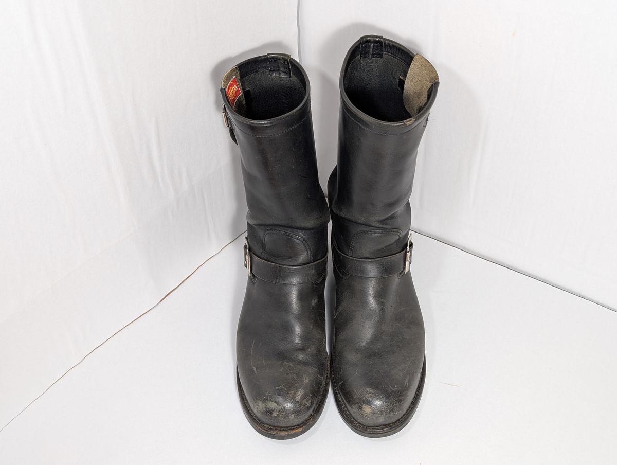 Photo by Genghis_Khant on January 1, 2026 of the Herman Survivor Engineer Boot in Unknown Leather.