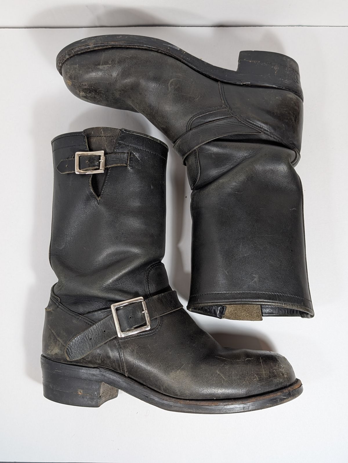 Photo by Genghis_Khant on February 3, 2026 of the Herman Survivor Engineer Boot in Unknown Leather.