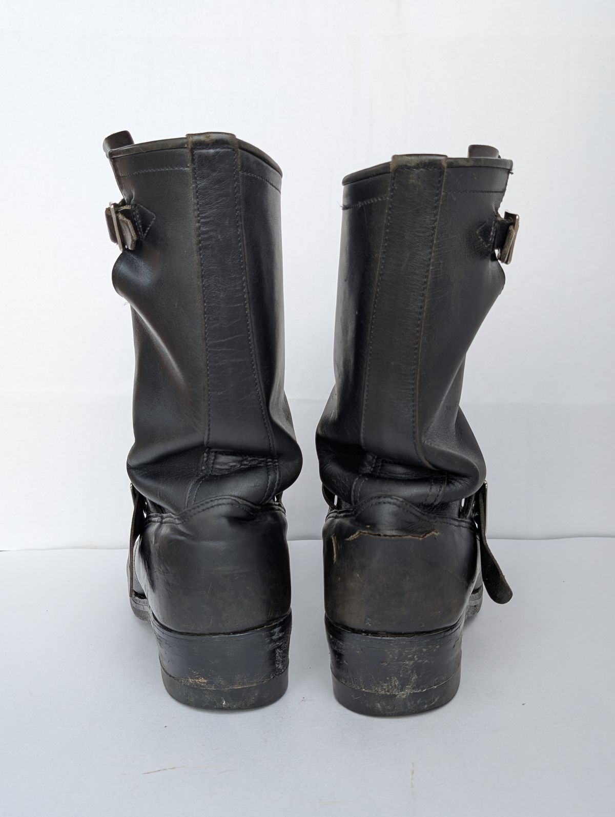 Photo by Genghis_Khant on March 4, 2026 of the Herman Survivor Engineer Boot in Unknown Leather.