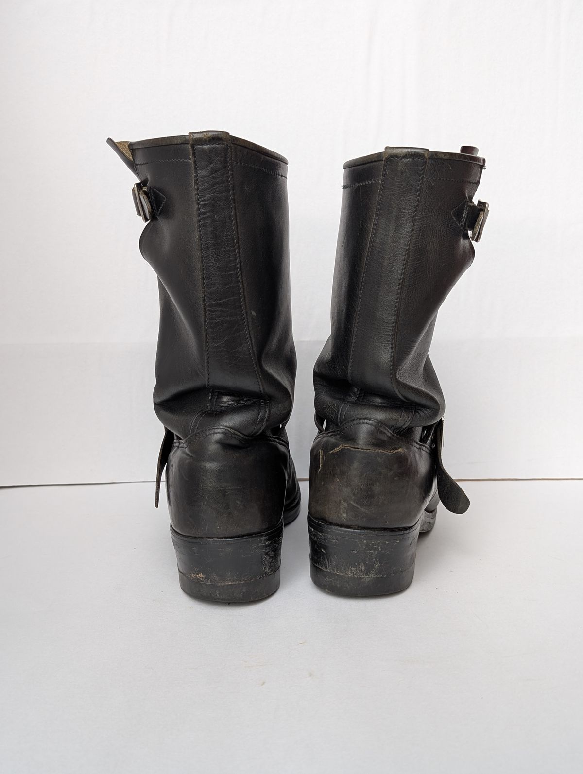 Photo by Genghis_Khant on April 4, 2026 of the Herman Survivor Engineer Boot in Unknown Leather.
