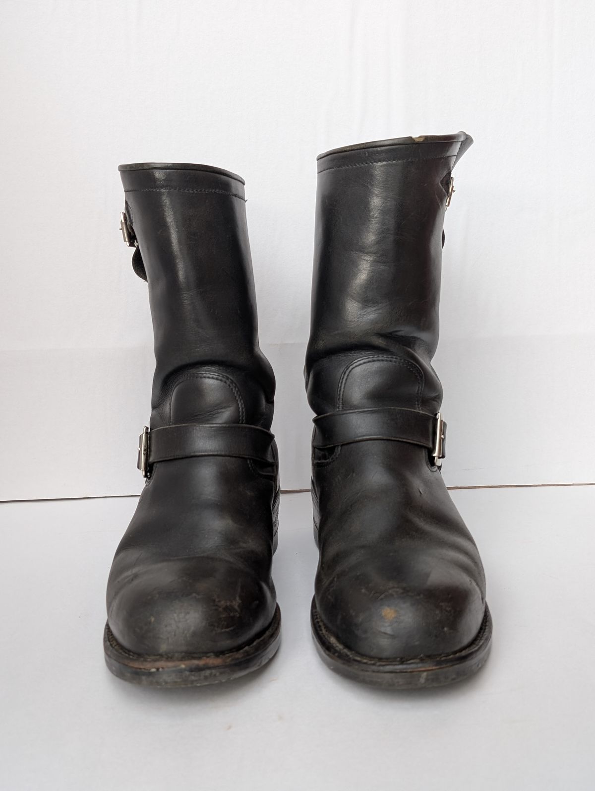 Photo by Genghis_Khant on April 4, 2026 of the Herman Survivor Engineer Boot in Unknown Leather.