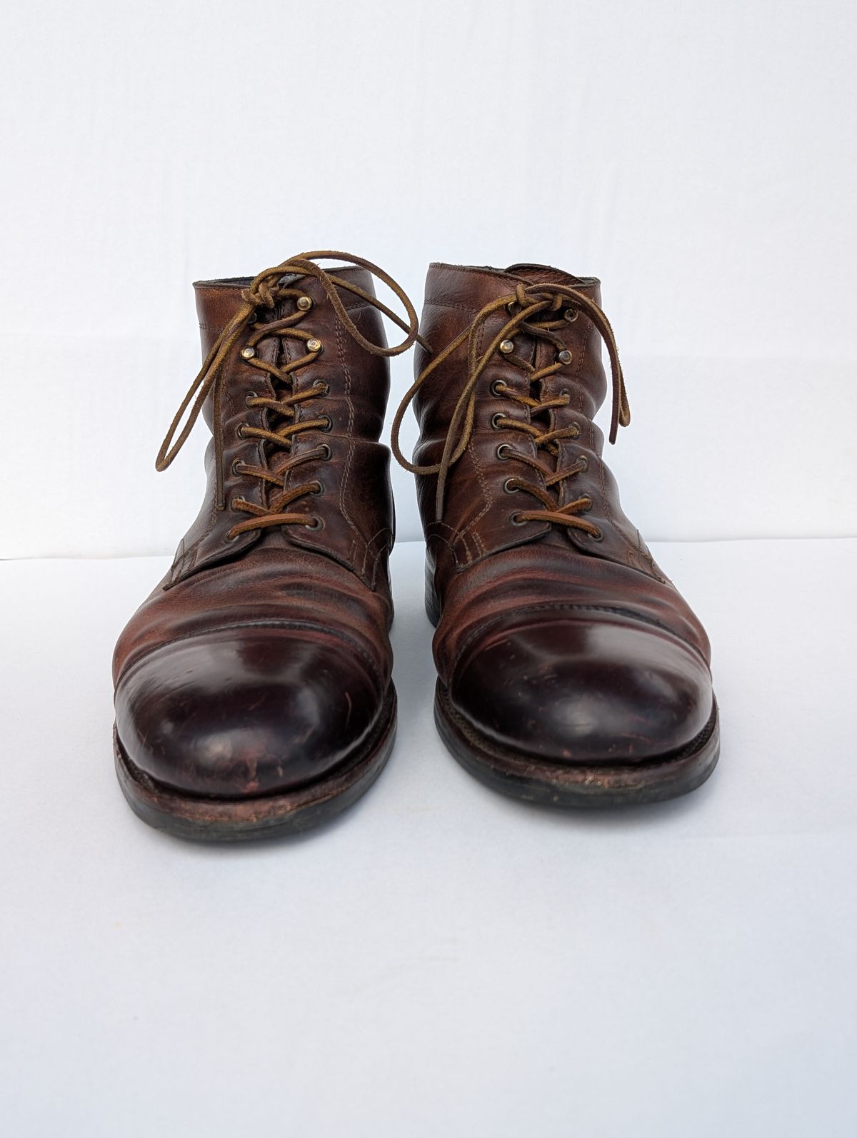 Photo by Genghis_Khant on March 4, 2026 of the Wolverine BLVD Cap Toe in Unknown Leather.