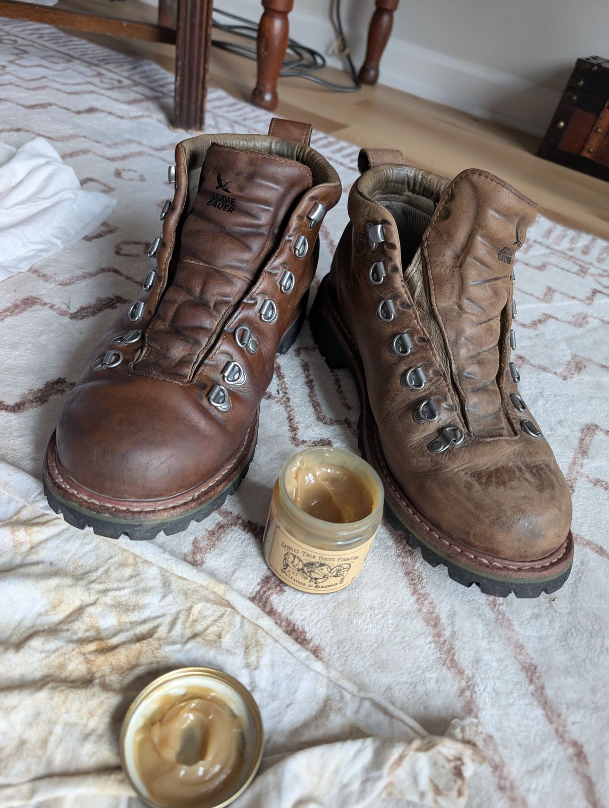 Photo by Genghis_Khant on September 1, 2025 of the Eddie Bauer K6 in Unknown Leather.