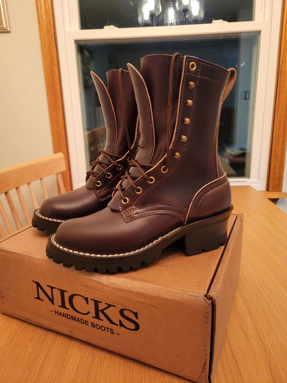 Photo by DJT3412 on October 1, 2024 of the Nicks Urban Logger in Horween Brown Chromexcel.