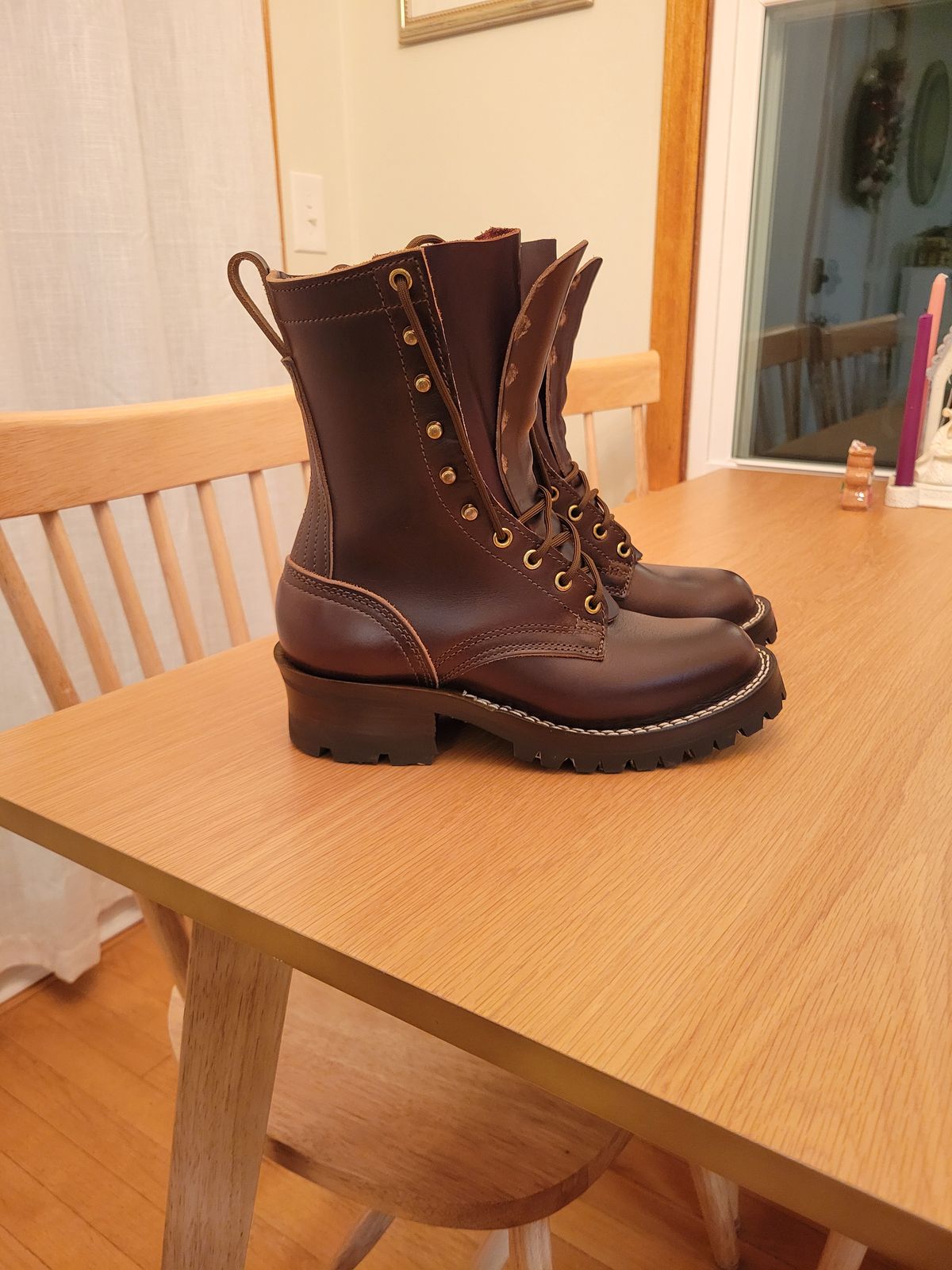 Photo by DJT3412 on December 5, 2024 of the Nicks Urban Logger in Horween Brown Chromexcel.