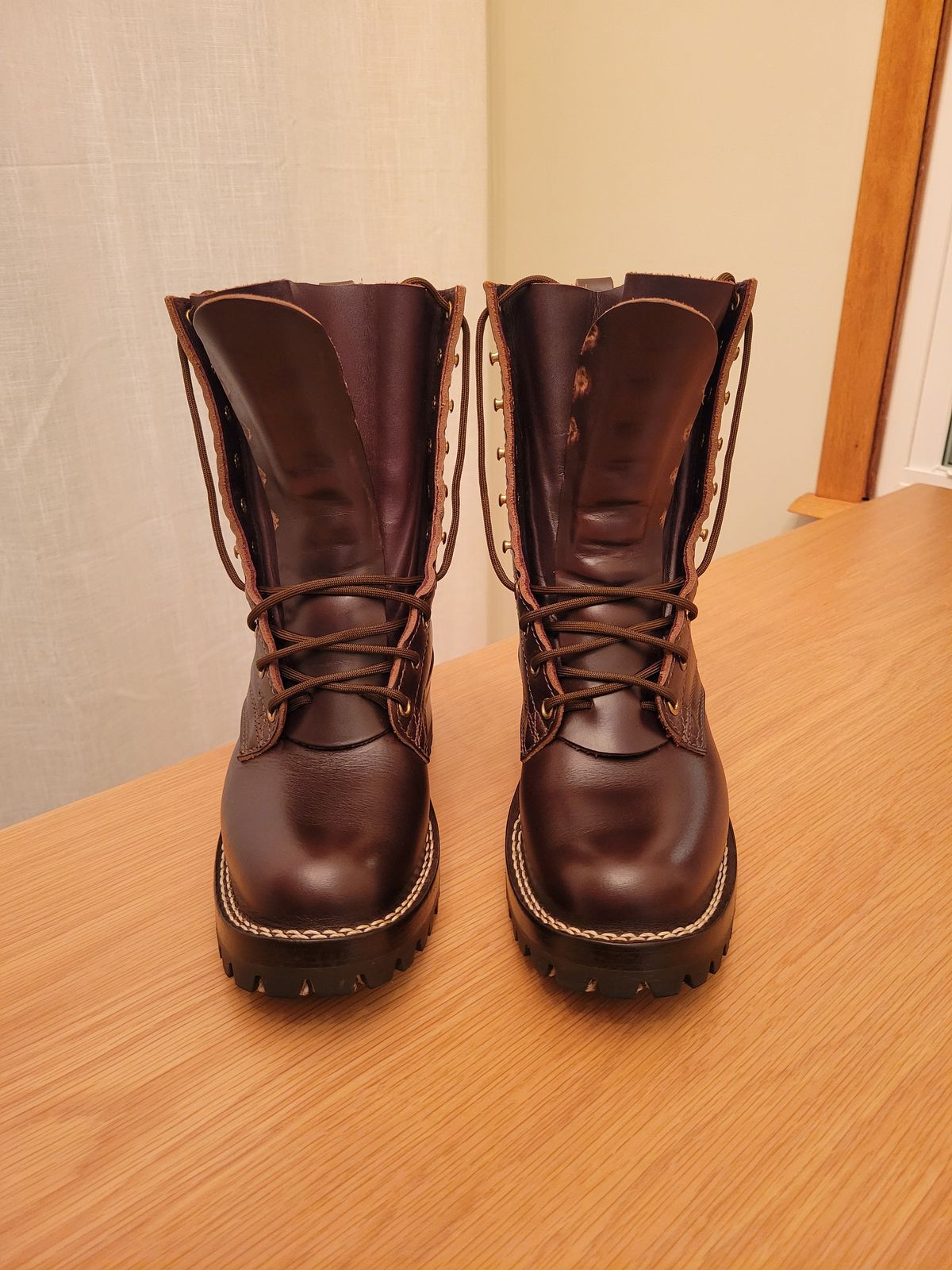 Photo by DJT3412 on January 4, 2025 of the Nicks Urban Logger in Horween Brown Chromexcel.