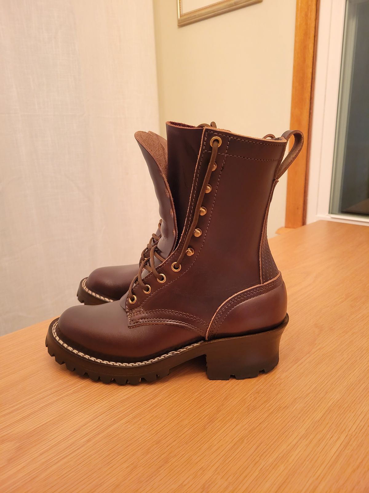 Photo by DJT3412 on January 4, 2025 of the Nicks Urban Logger in Horween Brown Chromexcel.