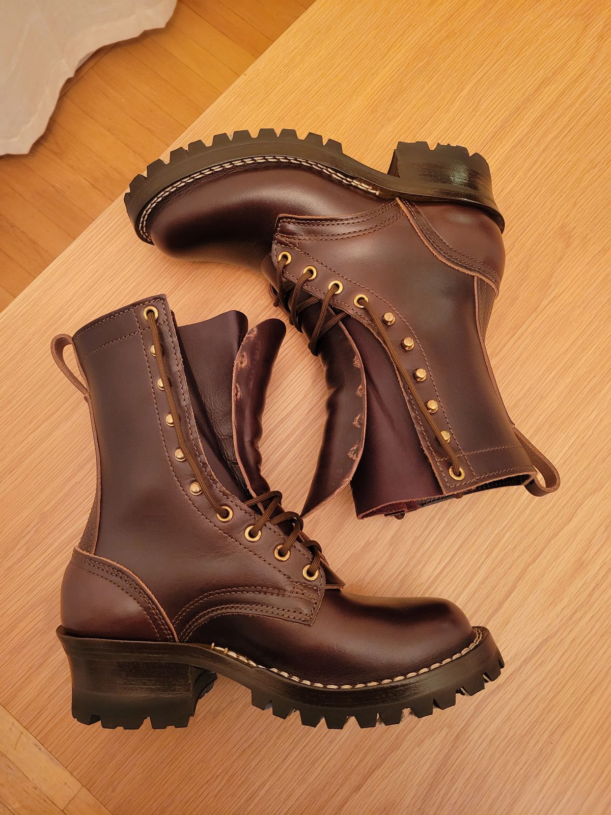 Photo by DJT3412 on January 4, 2025 of the Nicks Urban Logger in Horween Brown Chromexcel.