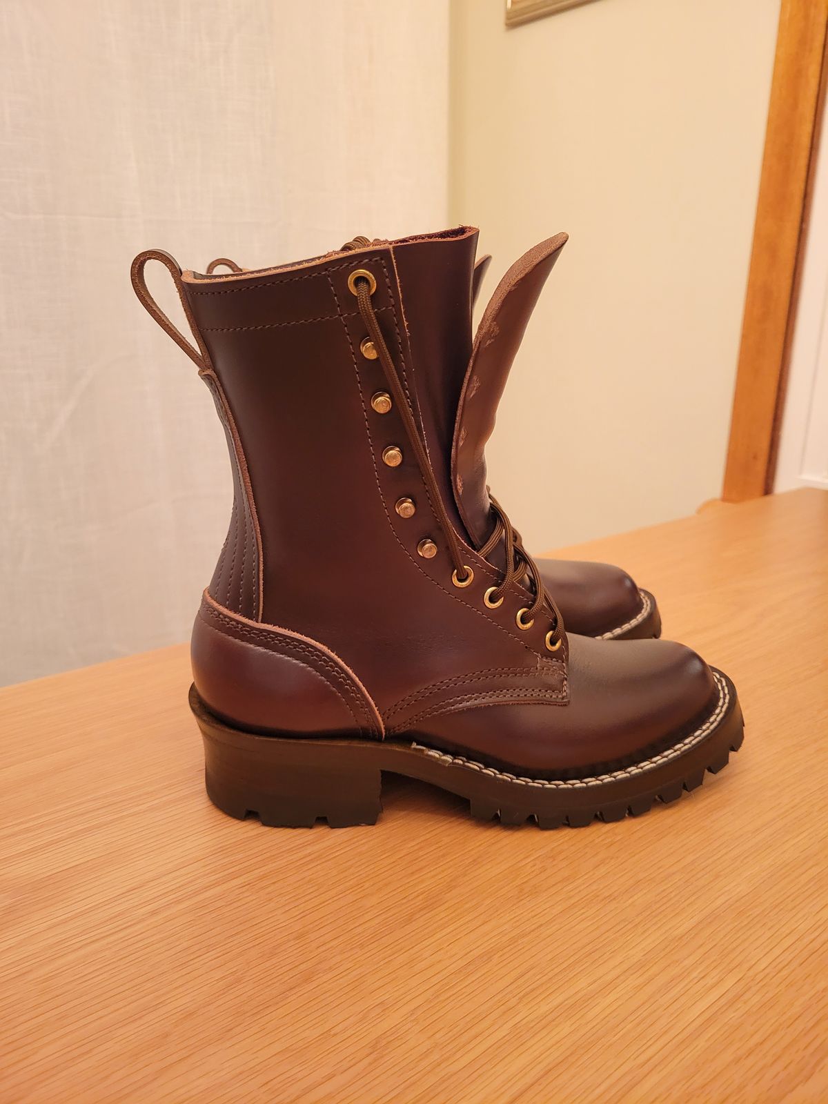 Photo by DJT3412 on January 4, 2025 of the Nicks Urban Logger in Horween Brown Chromexcel.