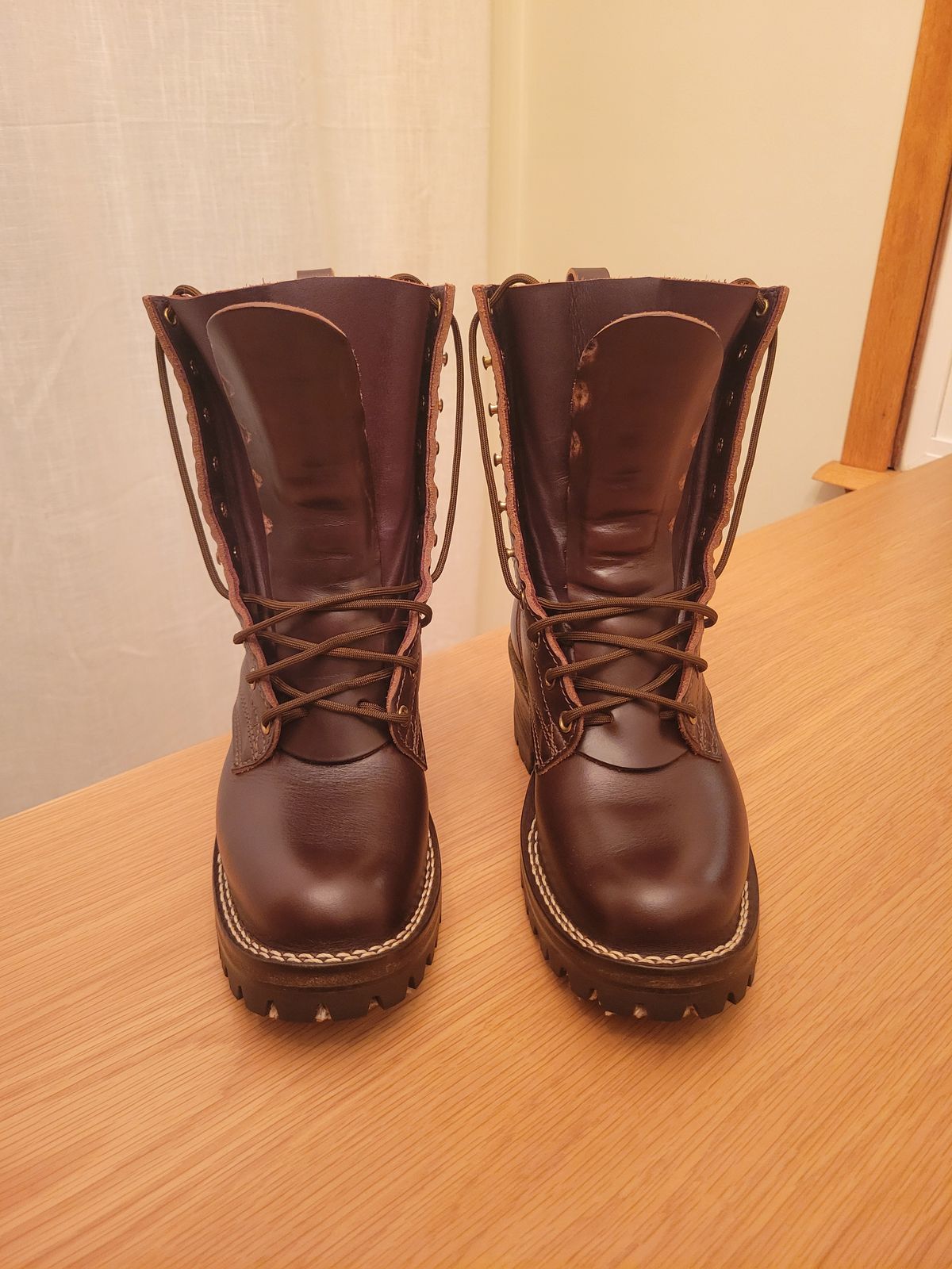 Photo by DJT3412 on February 5, 2025 of the Nicks Urban Logger in Horween Brown Chromexcel.
