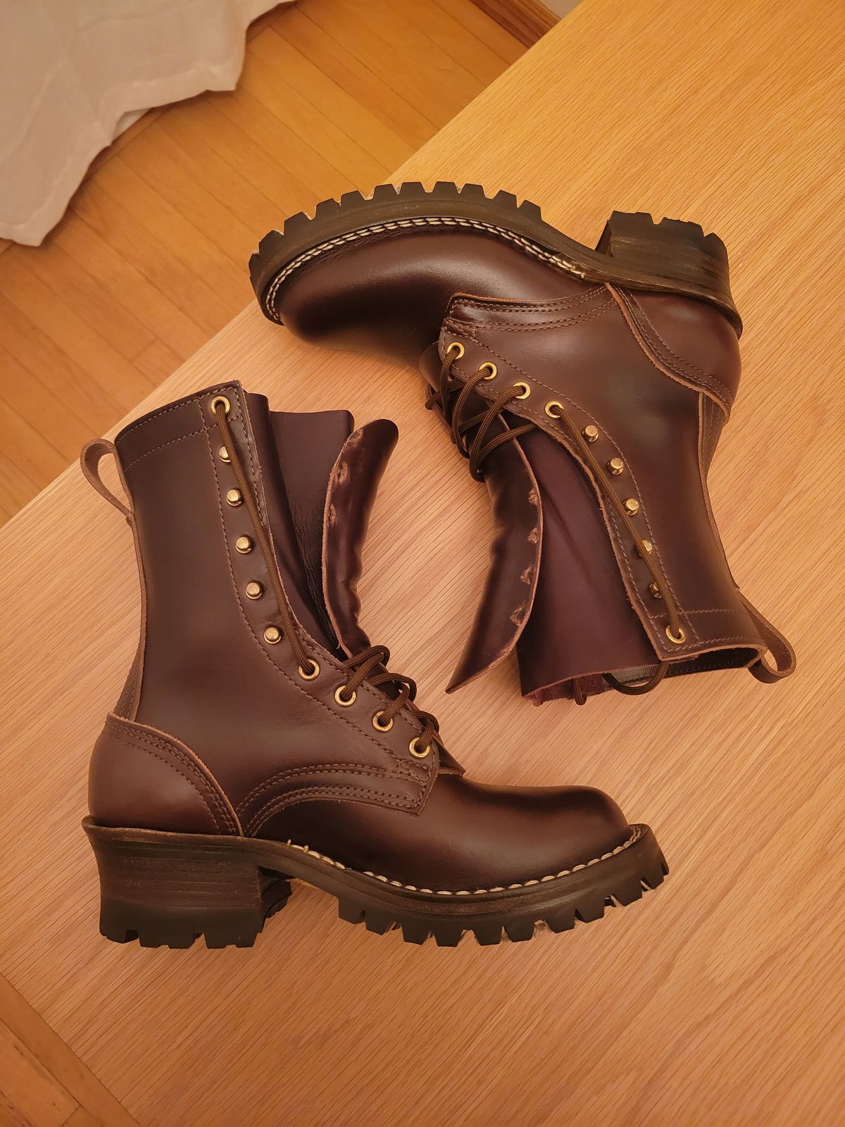 Photo by DJT3412 on February 5, 2025 of the Nicks Urban Logger in Horween Brown Chromexcel.
