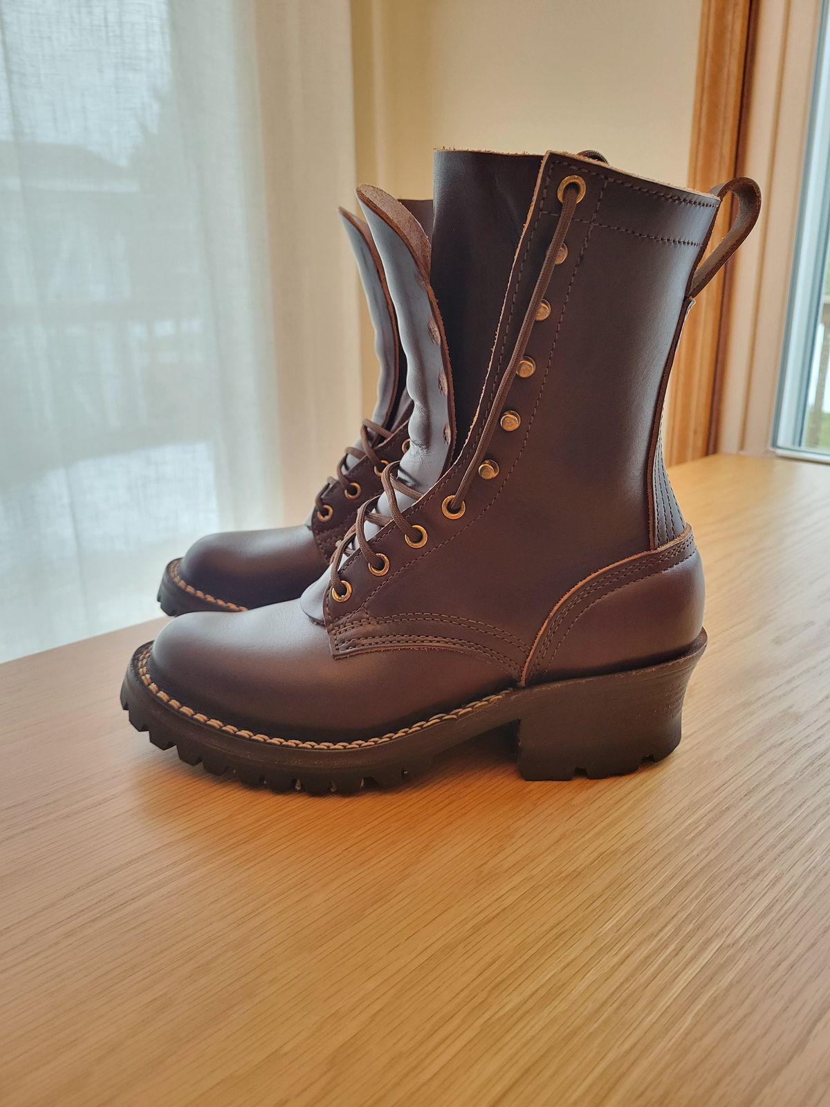 Photo by DJT3412 on March 5, 2025 of the Nicks Urban Logger in Horween Brown Chromexcel.