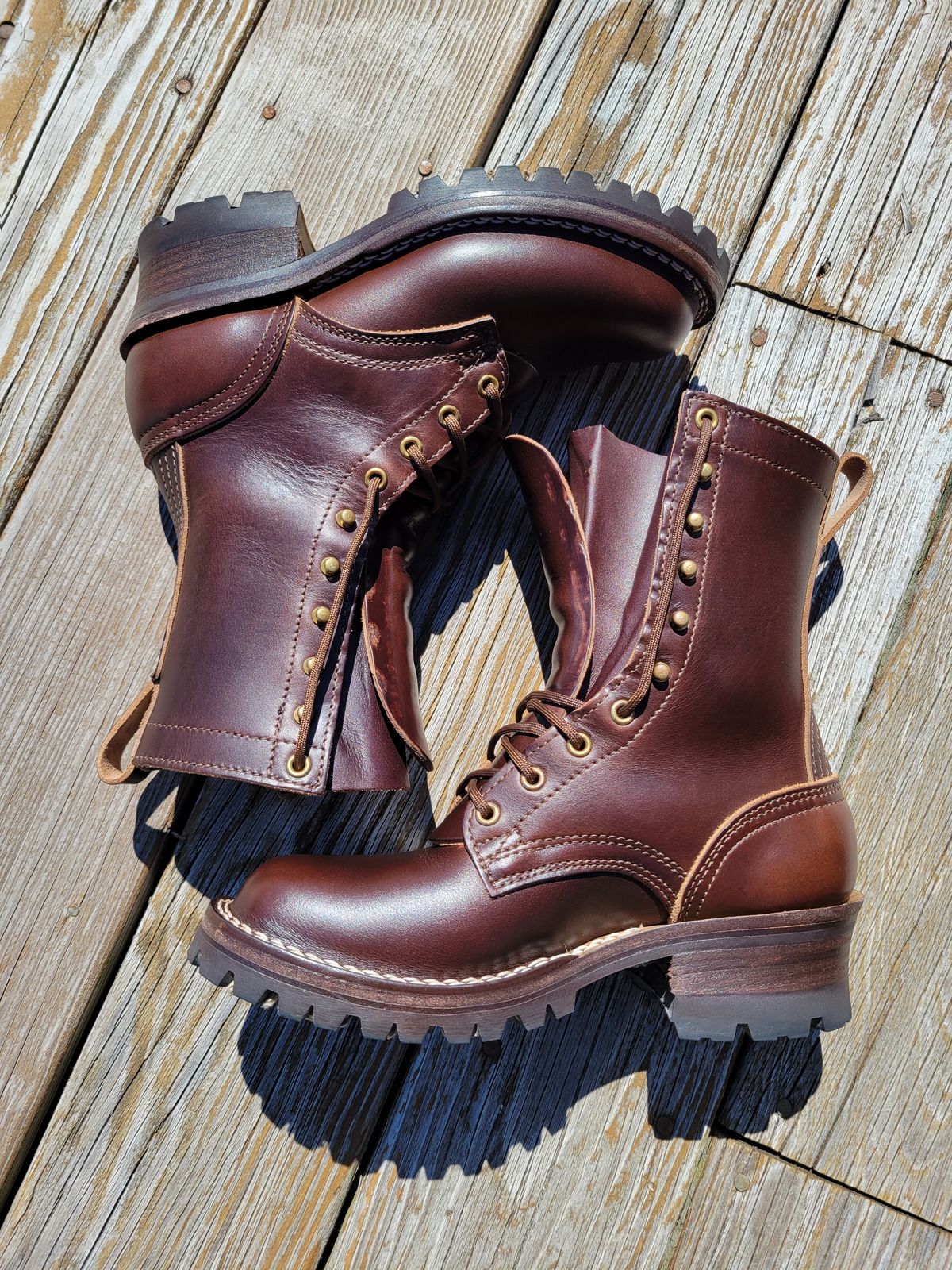 Photo by DJT3412 on April 1, 2025 of the Nicks Urban Logger in Horween Brown Chromexcel.