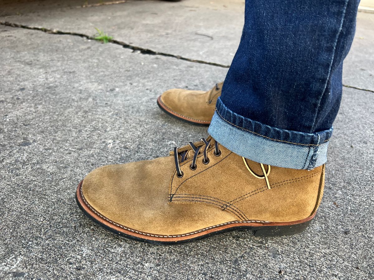 Photo by beerdlife on July 17, 2025 of the Red Wing Merchant in S.B. Foot Olive Mohave Roughout.