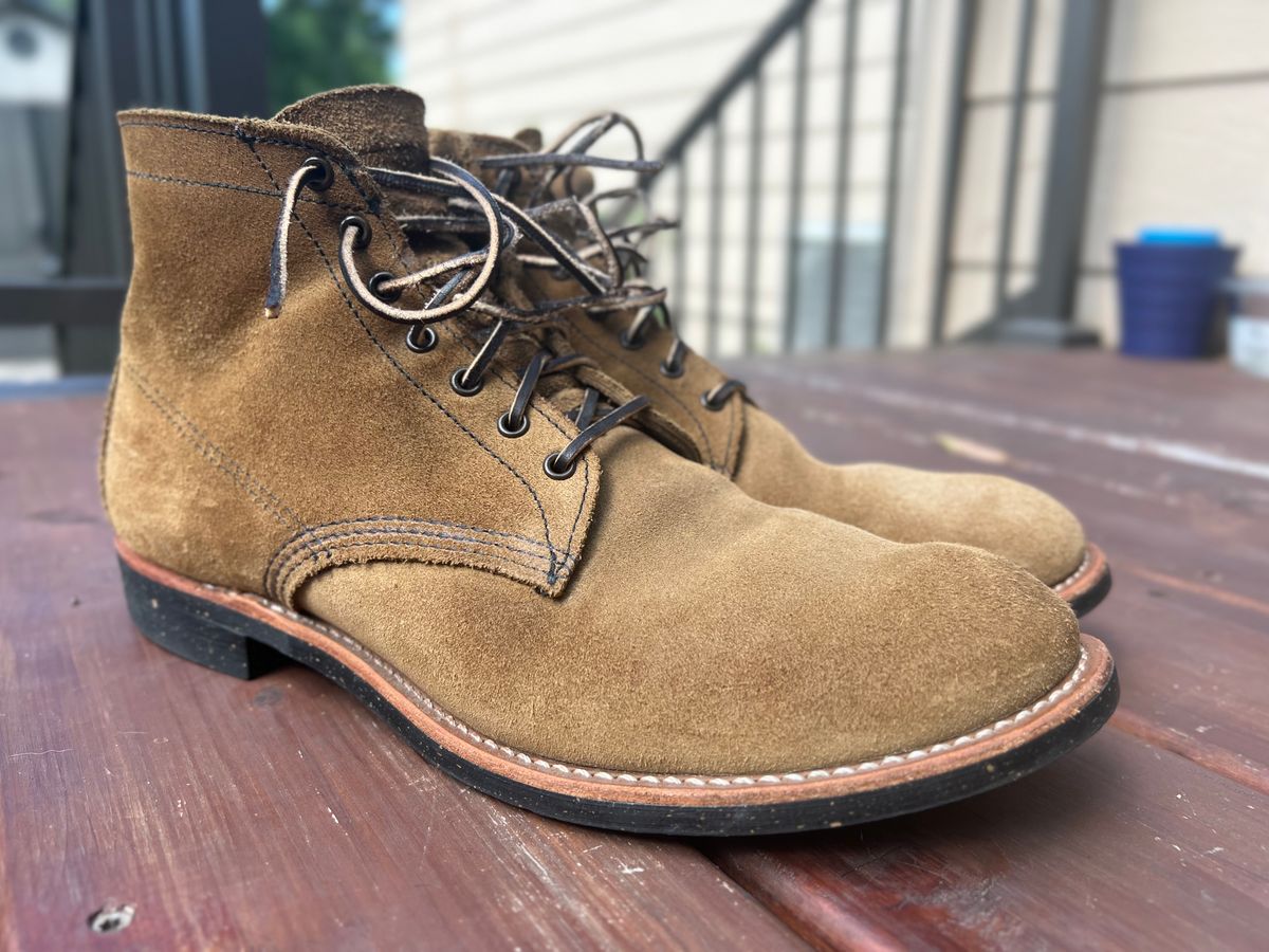 Photo by beerdlife on August 10, 2025 of the Red Wing Merchant in S.B. Foot Olive Mohave Roughout.