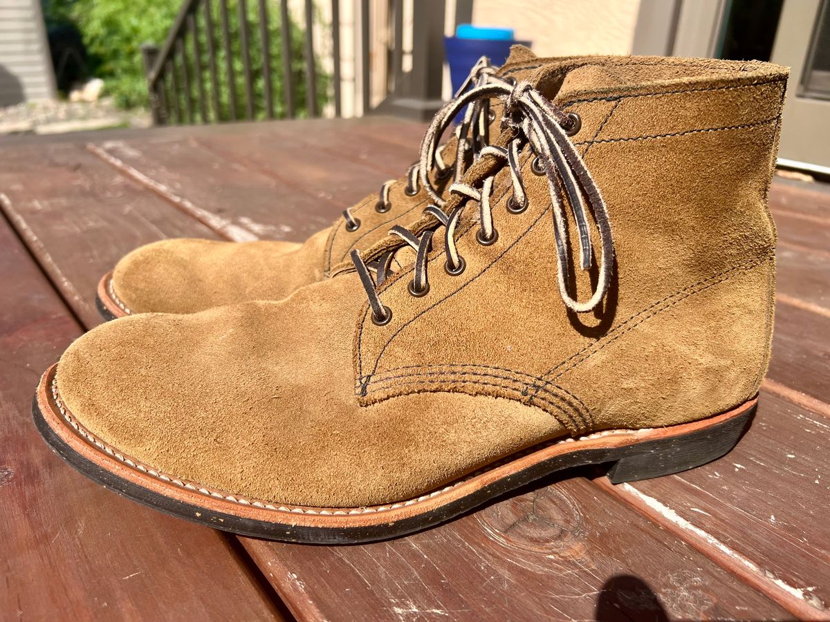 Photo by beerdlife on August 12, 2025 of the Red Wing 8062 in S.B. Foot Olive Mohave Roughout.