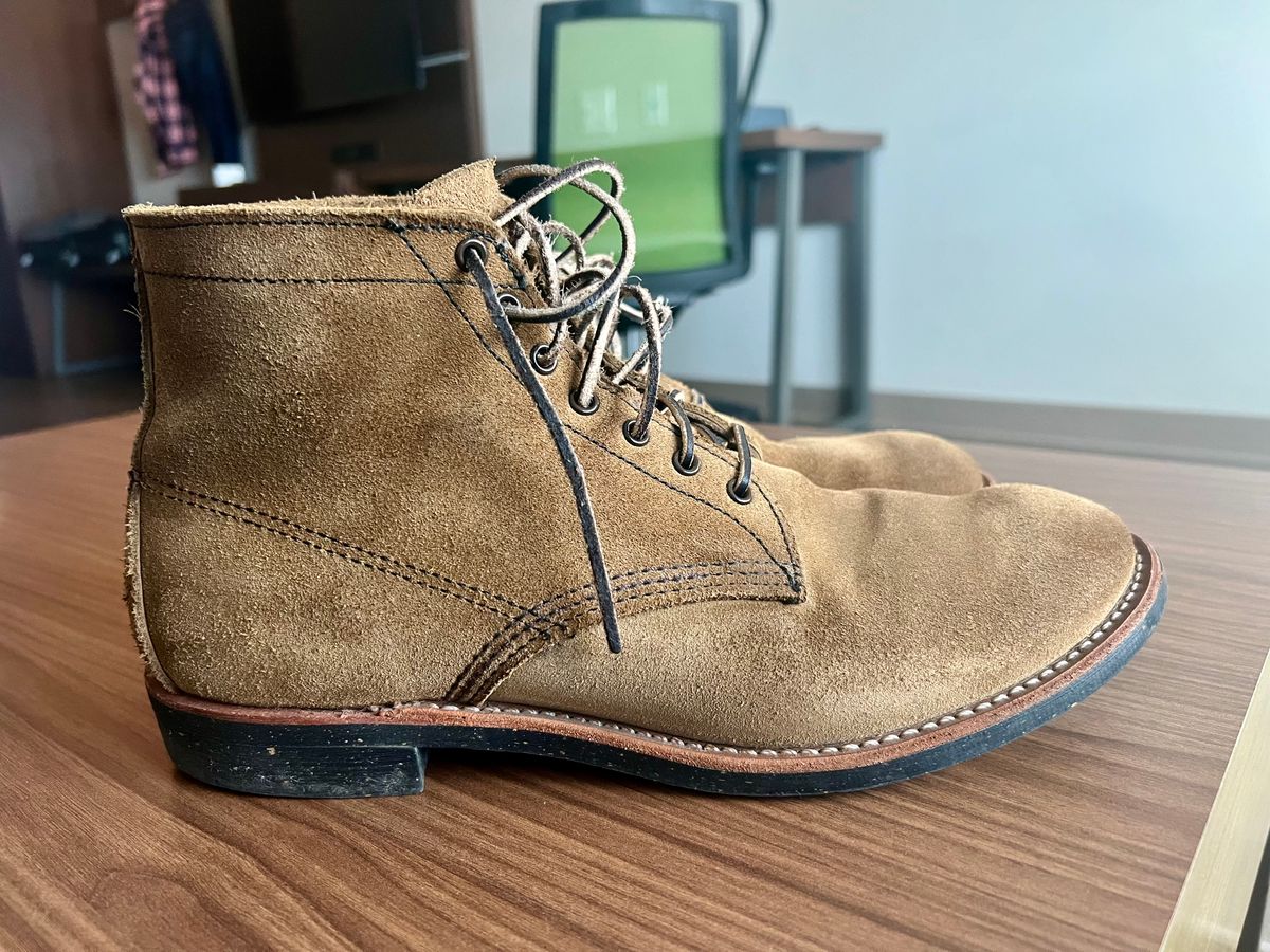 Photo by beerdlife on October 29, 2025 of the Red Wing Merchant in S.B. Foot Olive Mohave Roughout.