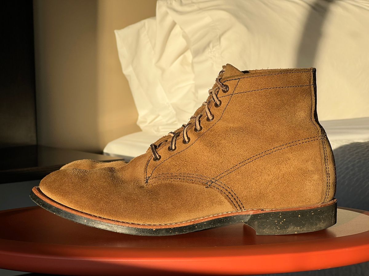 Photo by beerdlife on November 17, 2025 of the Red Wing Merchant in S.B. Foot Olive Mohave Roughout.