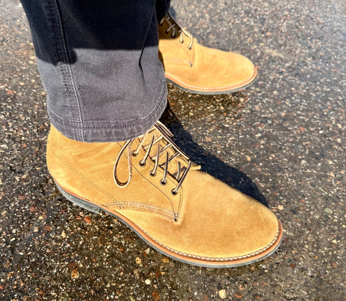 Photo by beerdlife on March 18, 2026 of the Red Wing Merchant in S.B. Foot Olive Mohave Roughout.