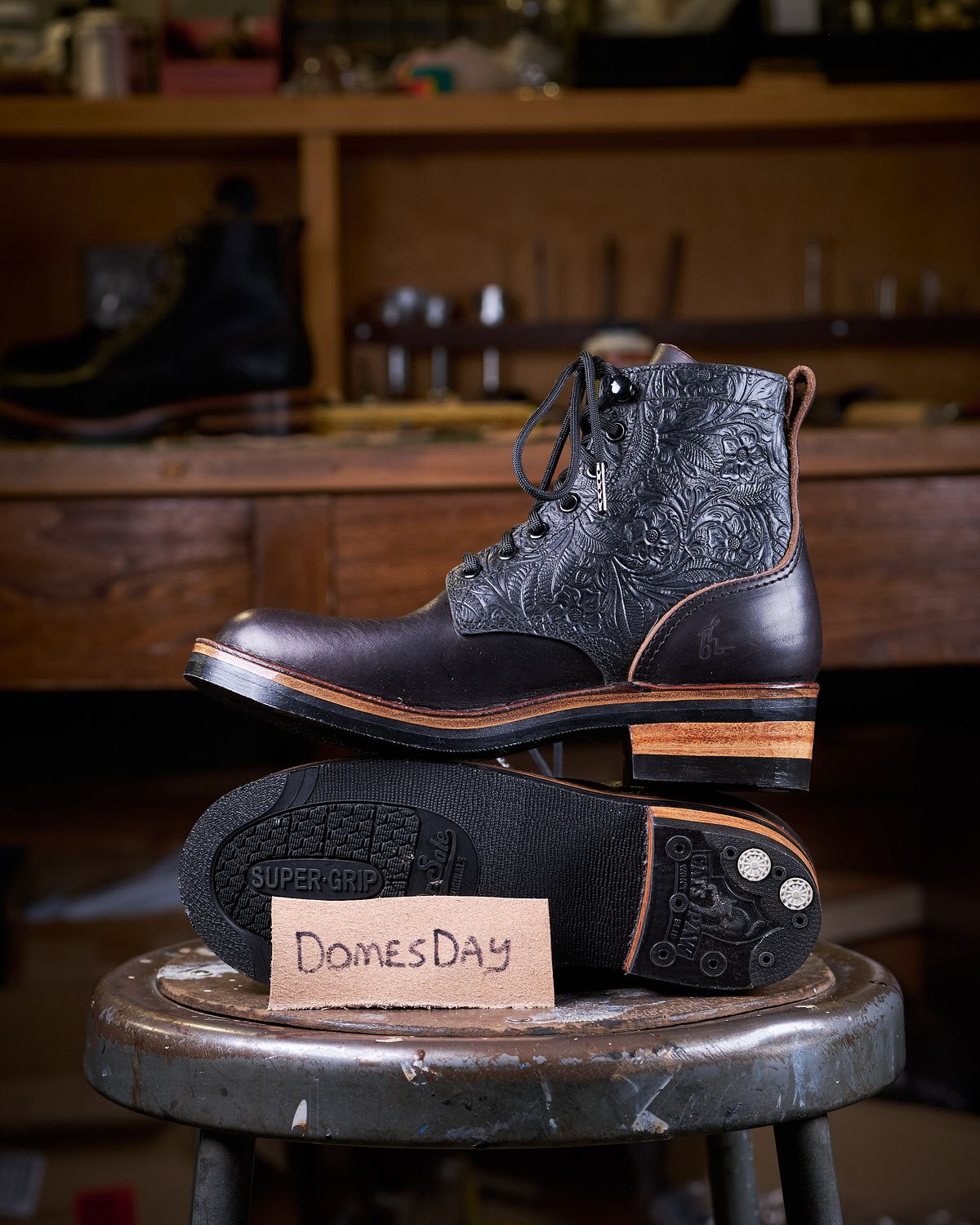 Photo by Christina080783 on October 1, 2024 of the BHHB Lady Dome in Seidel Oxblood Double Shot Black Overdye & Embossed Veg Tan Panel.