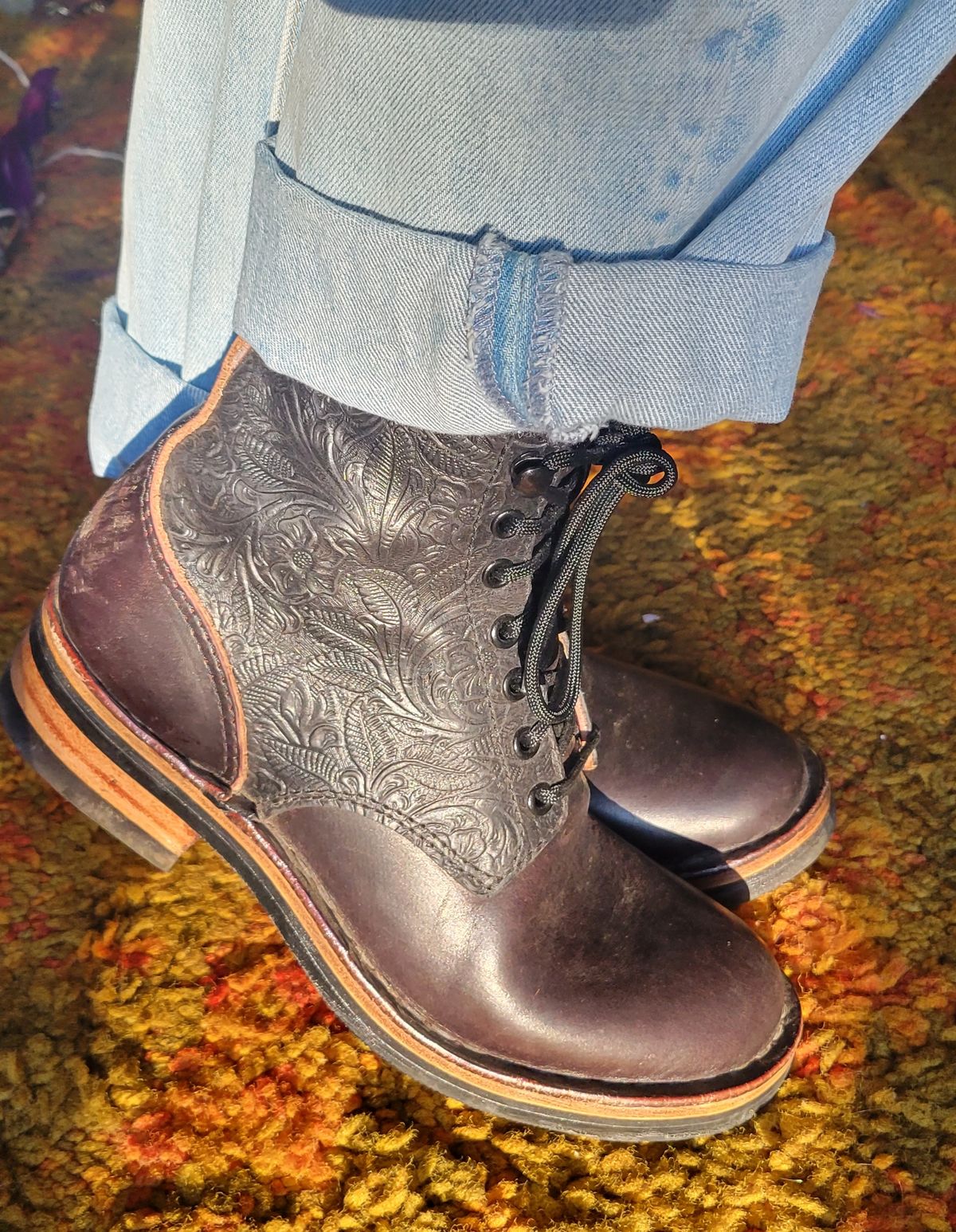 Photo by Christina080783 on October 11, 2024 of the BHHB Lady Dome in Seidel Oxblood Double Shot Black Overdye & Embossed Veg Tan Panel.