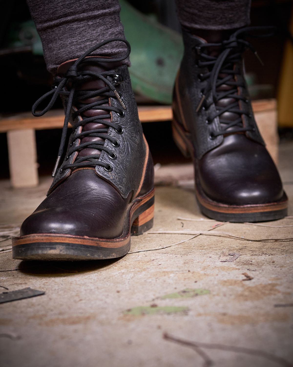 Photo by Christina080783 on November 2, 2024 of the BHHB Lady Dome in Seidel Oxblood Double Shot Black Overdye & Embossed Veg Tan Panel.
