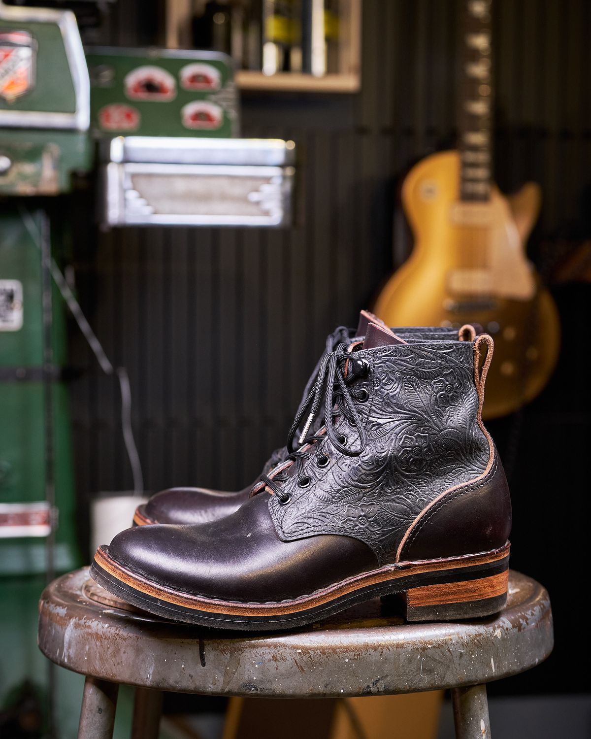 Photo by Christina080783 on November 2, 2024 of the BHHB Lady Dome in Seidel Oxblood Double Shot Black Overdye & Embossed Veg Tan Panel.