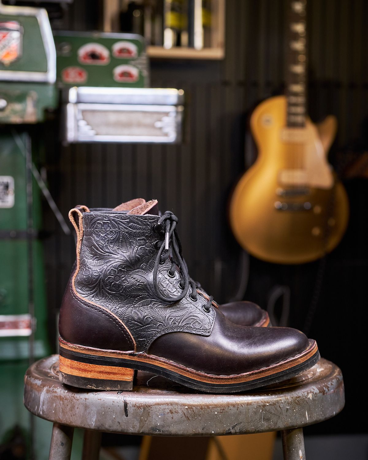 Photo by Christina080783 on November 2, 2024 of the BHHB Lady Dome in Seidel Oxblood Double Shot Black Overdye & Embossed Veg Tan Panel.