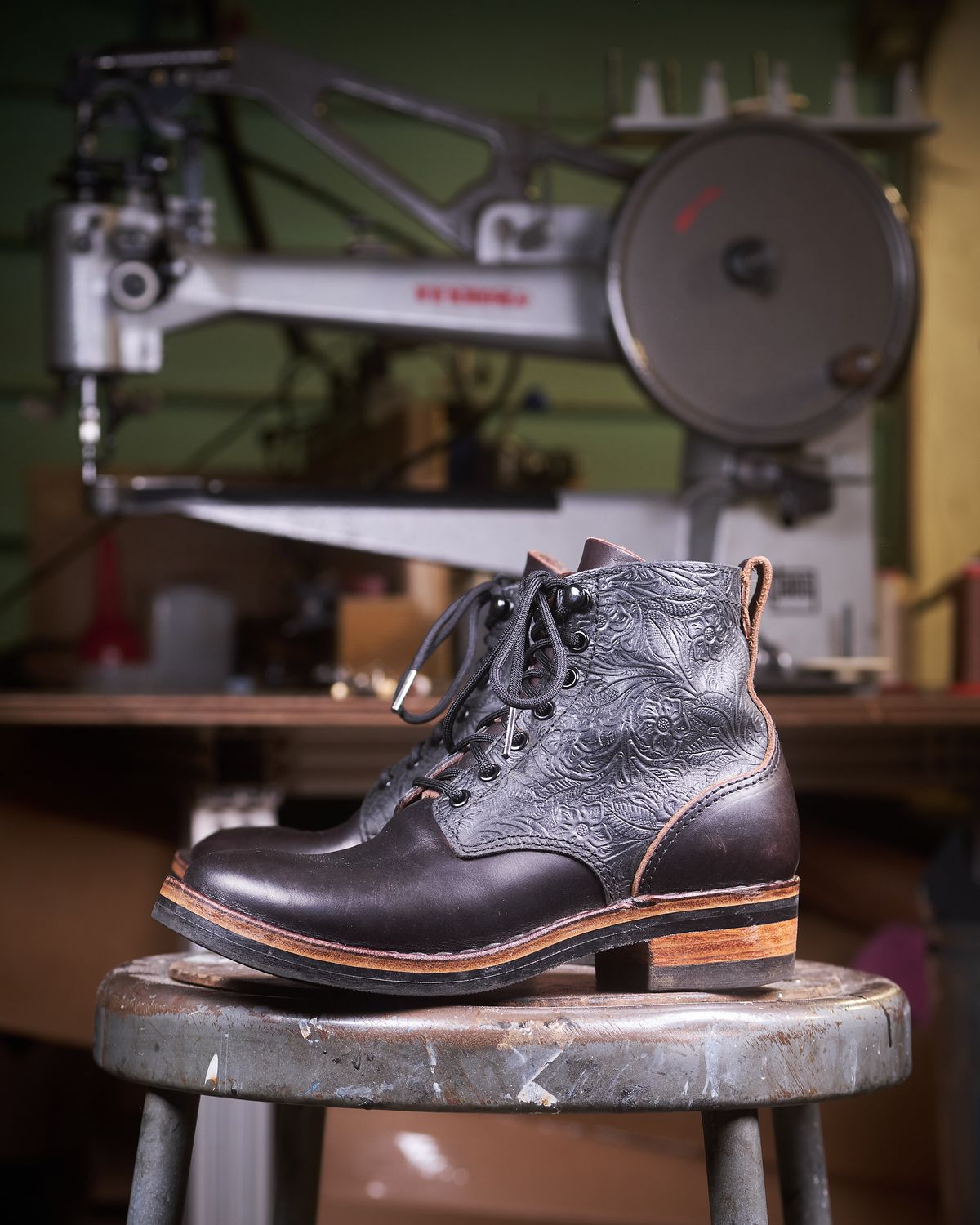 Photo by Christina080783 on December 3, 2024 of the BHHB Lady Dome in Seidel Oxblood Double Shot Black Overdye & Embossed Veg Tan Panel.
