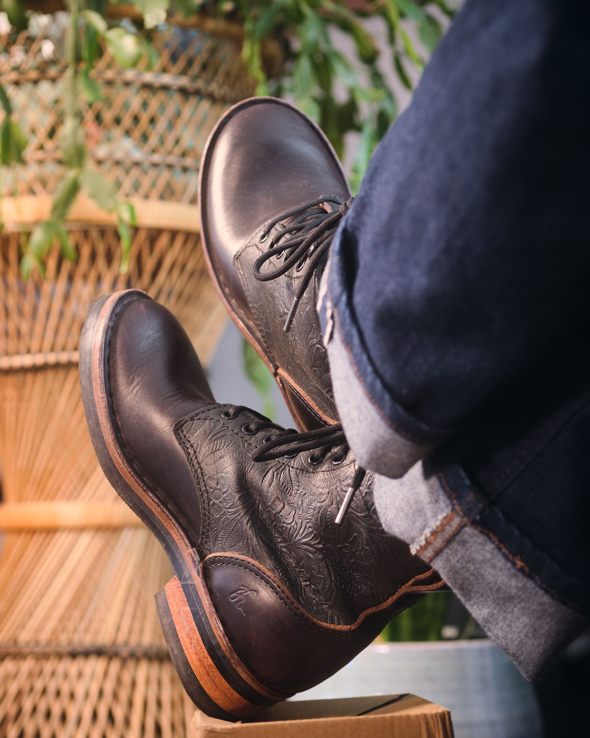 Photo by Christina080783 on February 4, 2025 of the BHHB Lady Dome in Seidel Oxblood Double Shot Black Overdye & Embossed Veg Tan Panel.