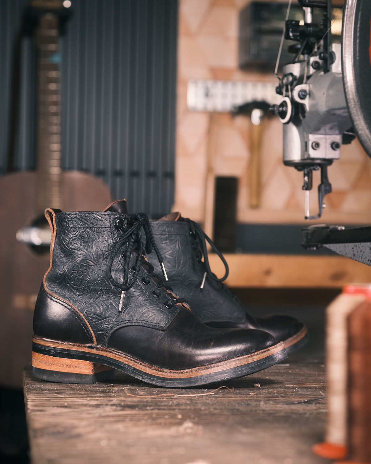 Photo by Christina080783 on February 4, 2025 of the BHHB Lady Dome in Seidel Oxblood Double Shot Black Overdye & Embossed Veg Tan Panel.