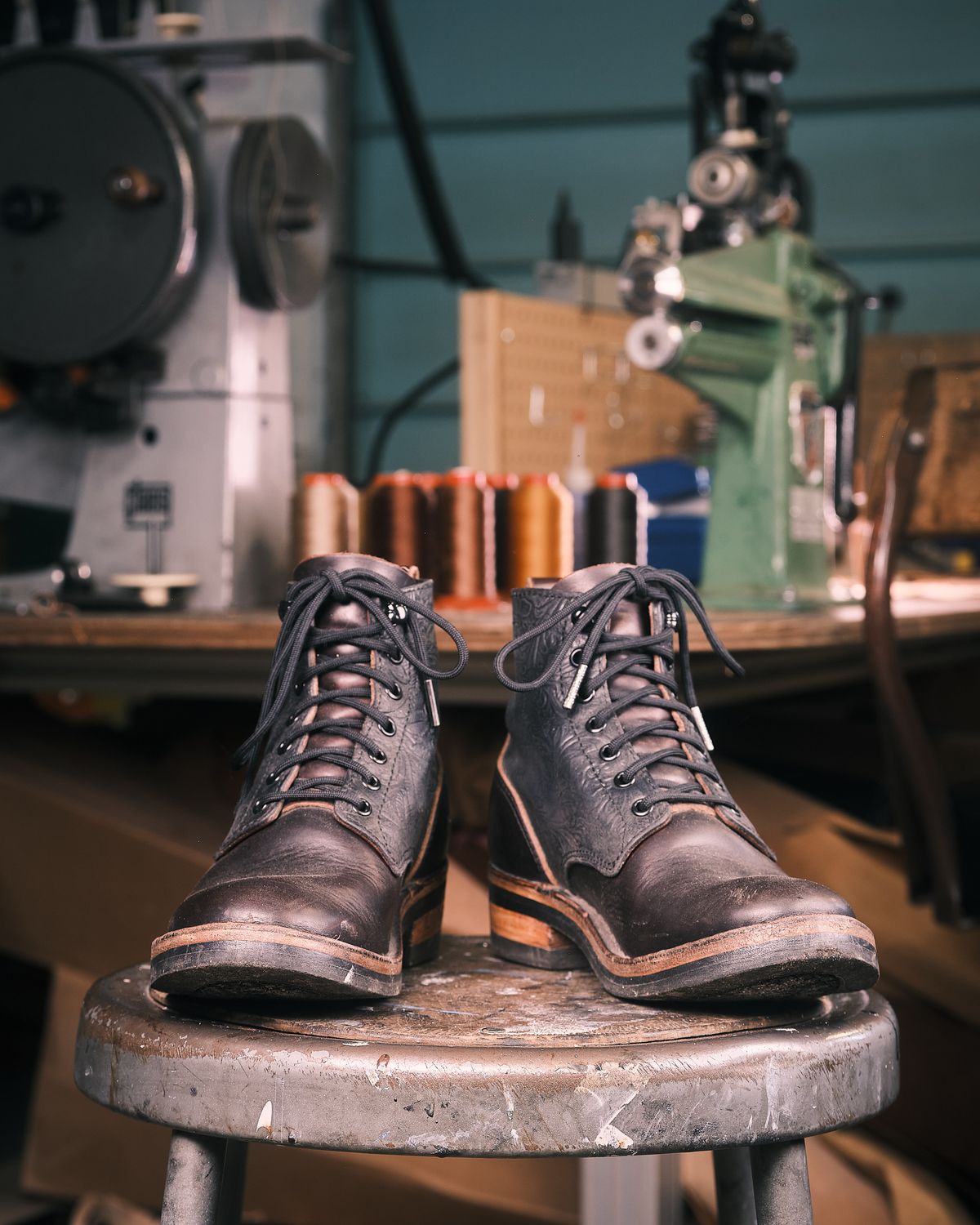 Photo by Christina080783 on March 3, 2025 of the BHHB Lady Dome in Seidel Oxblood Double Shot Black Overdye & Embossed Veg Tan Panel.
