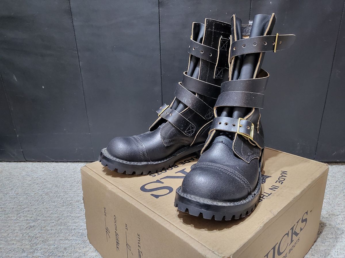 Photo by osk19 on January 2, 2025 of the Nicks TankerPro in Horween Black Waxed Flesh.