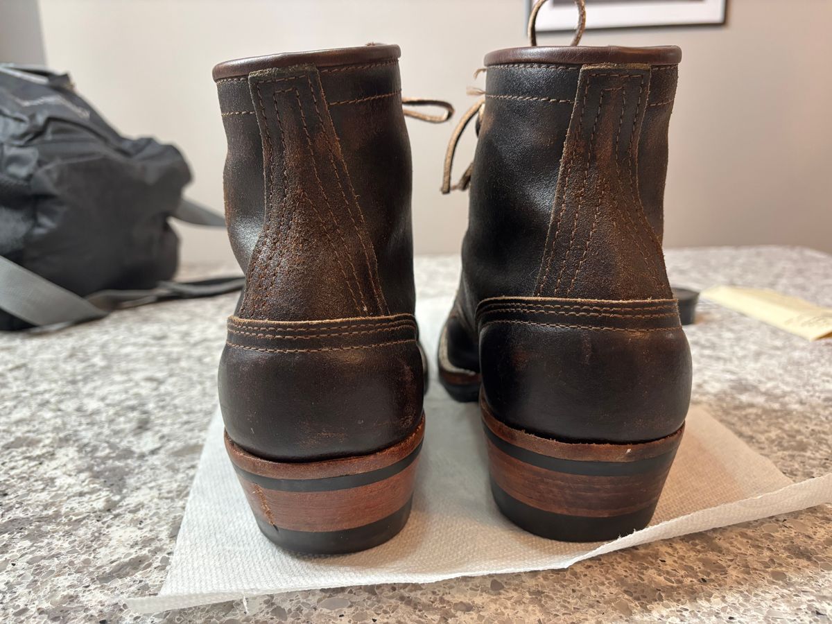 Photo by AllTheLeather_69 on November 20, 2024 of the Nicks Robert in Horween Brown Waxed Flesh.