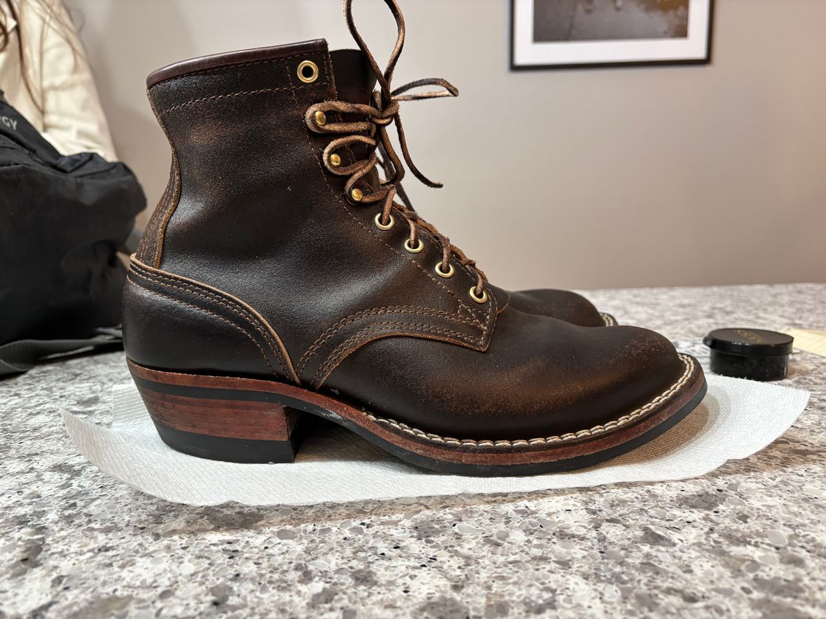 Photo by AllTheLeather_69 on November 20, 2024 of the Nicks Robert in Horween Brown Waxed Flesh.