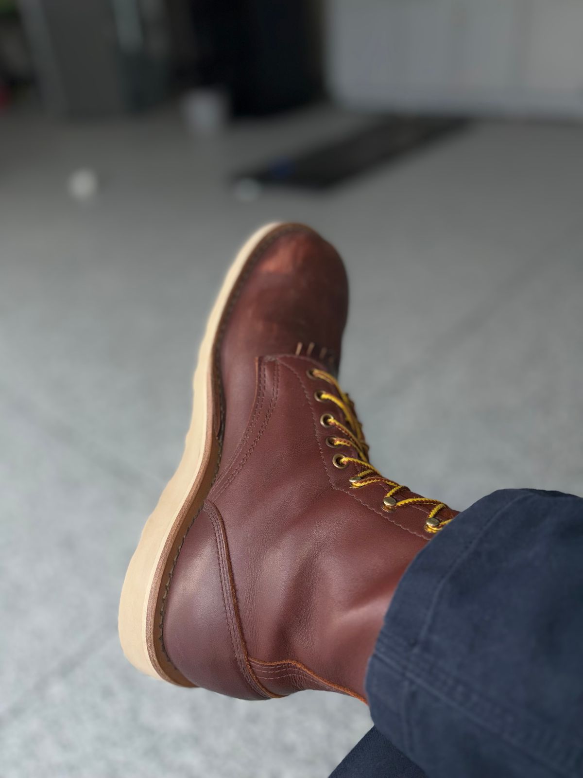 Photo by ValArb on May 21, 2026 of the White's Journeyman in Seidel Red Dog Oil Tan.