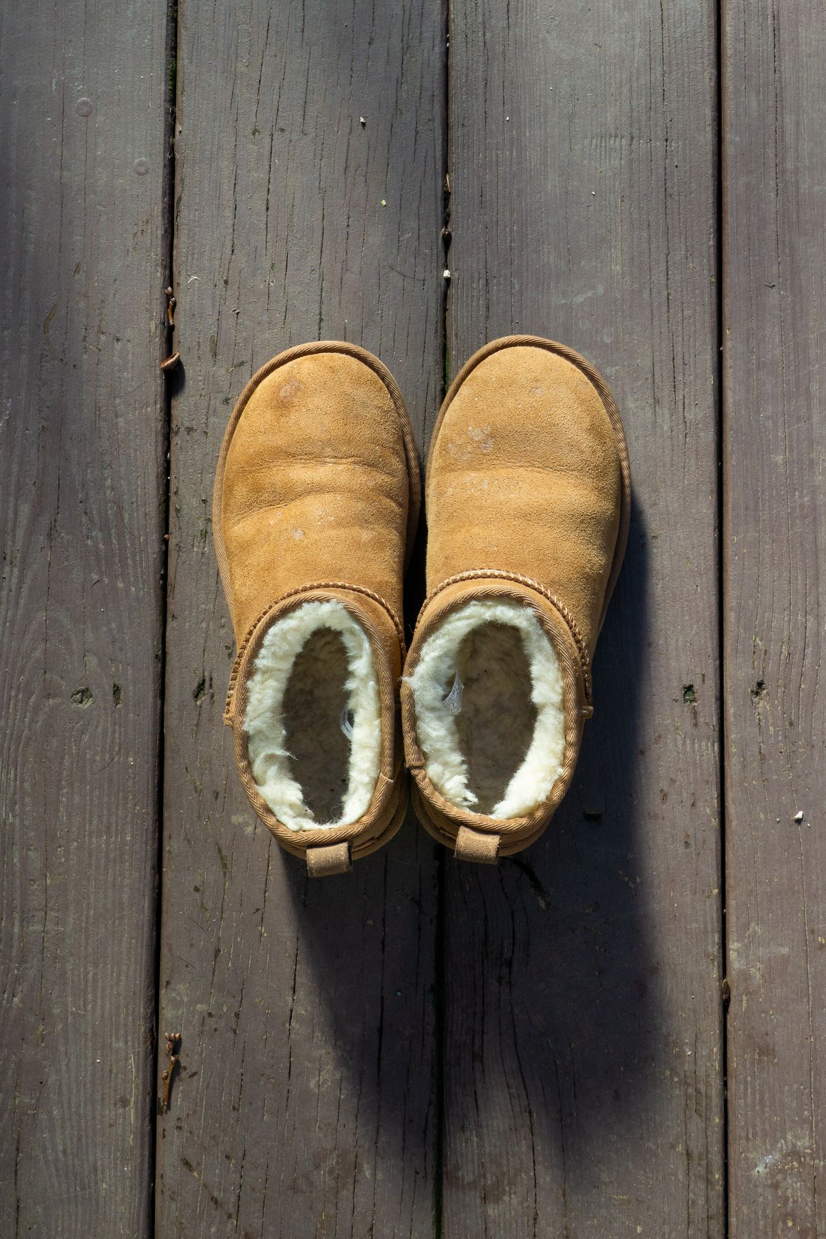 Photo by Barbaq on March 4, 2026 of the Ugg Classic Ultra Mini in Chestnut Sheepskin.