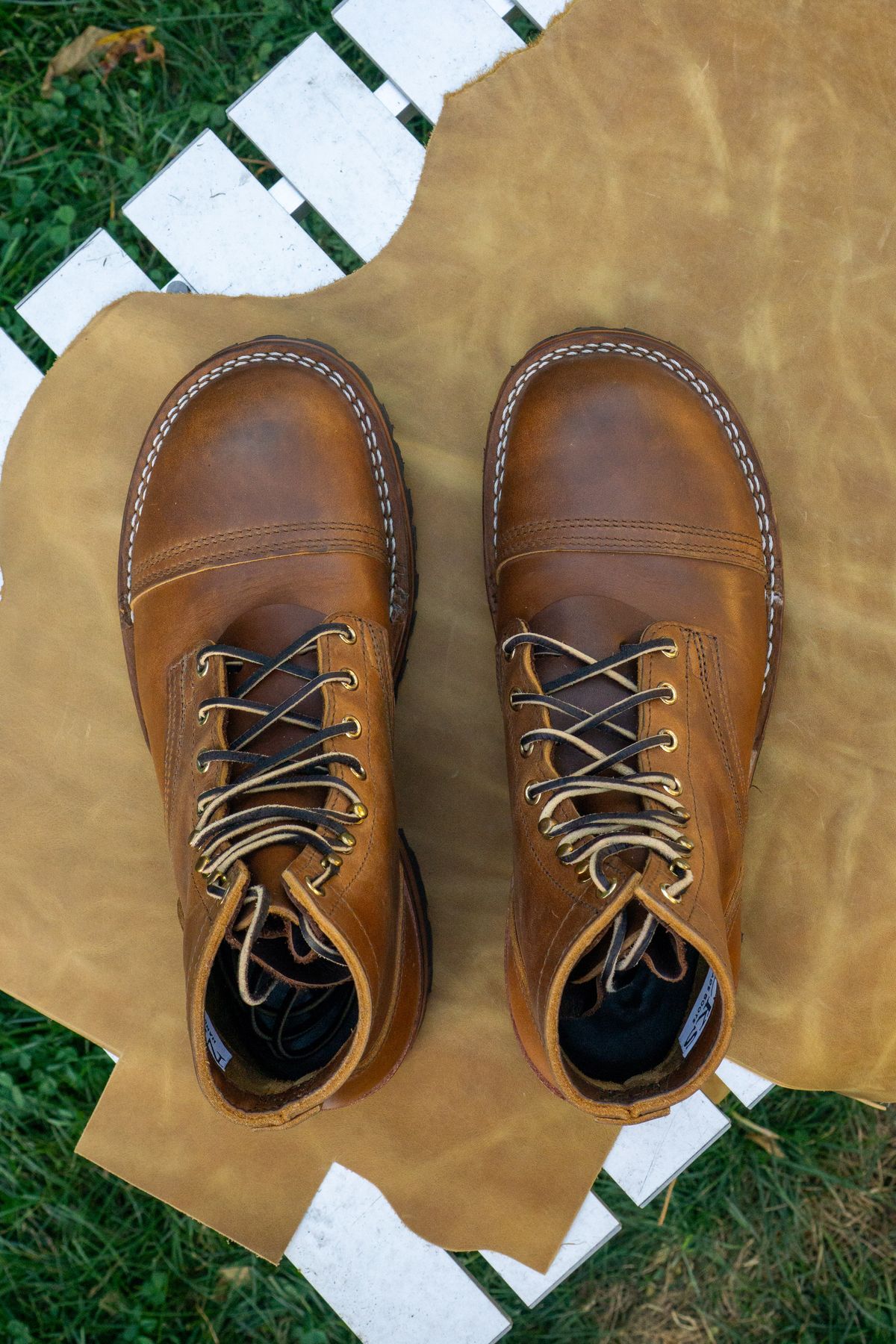 Photo by Barbaq on October 1, 2025 of the Nicks MTO in Horween Spokane Honey.