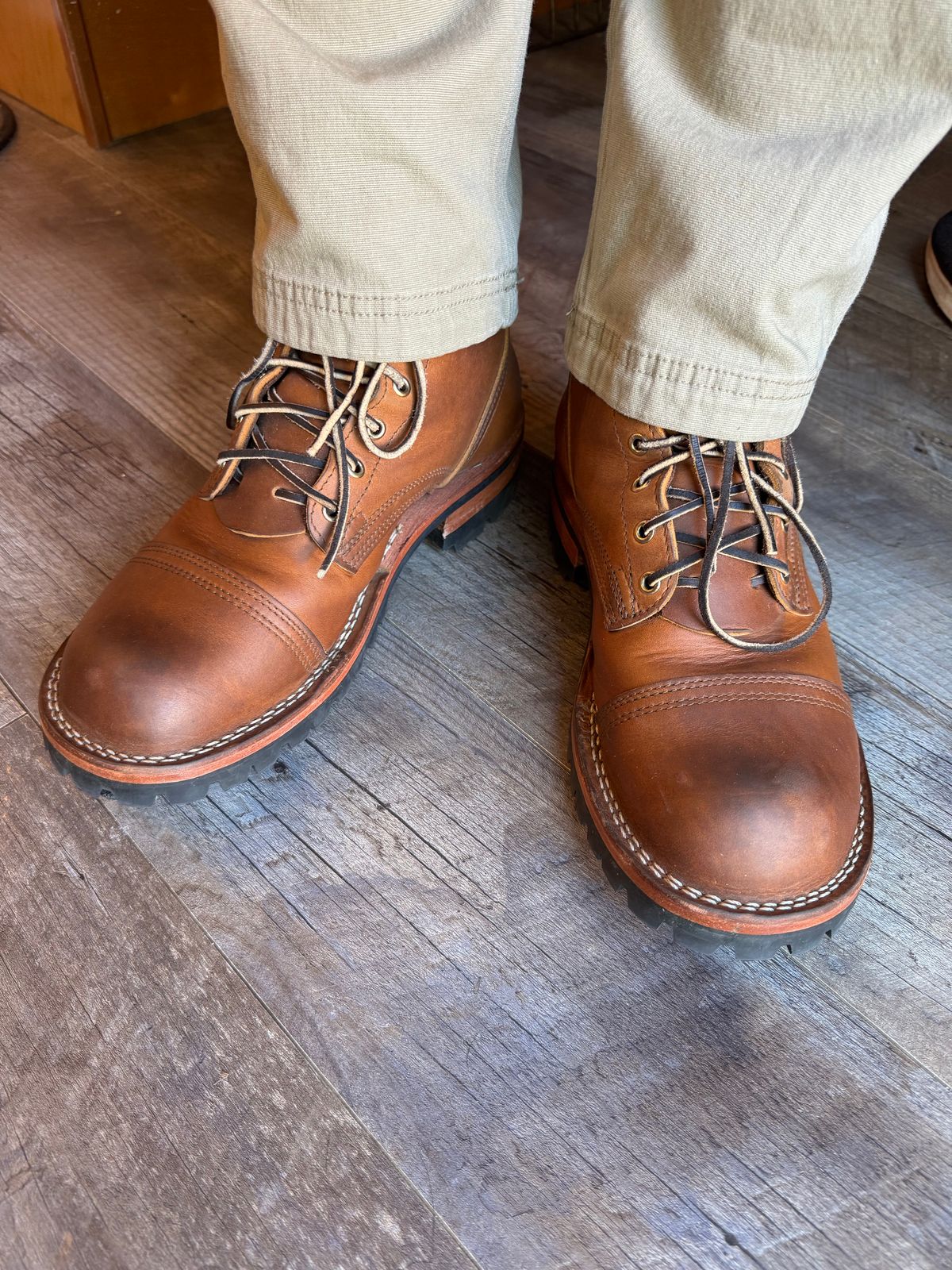 Photo by Barbaq on October 16, 2025 of the Nicks MTO in Horween Spokane Honey.