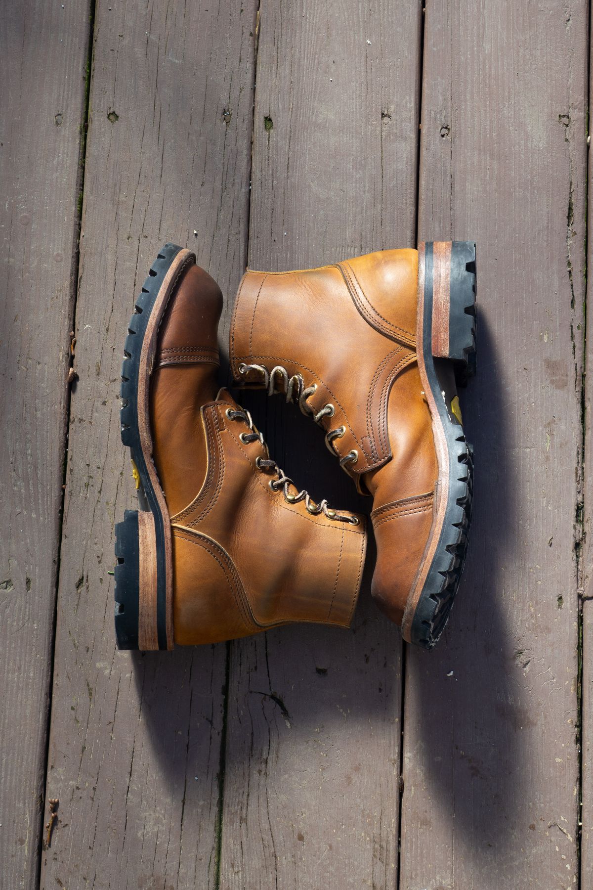 Photo by Barbaq on March 4, 2026 of the Nicks MTO in Horween Spokane Honey.