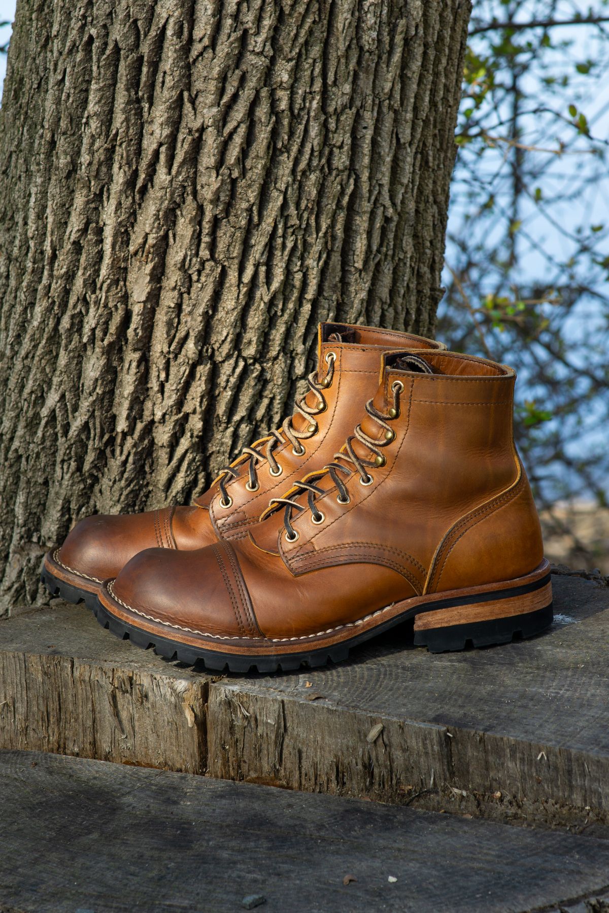 Photo by Barbaq on April 4, 2026 of the Nicks MTO in Horween Spokane Honey.