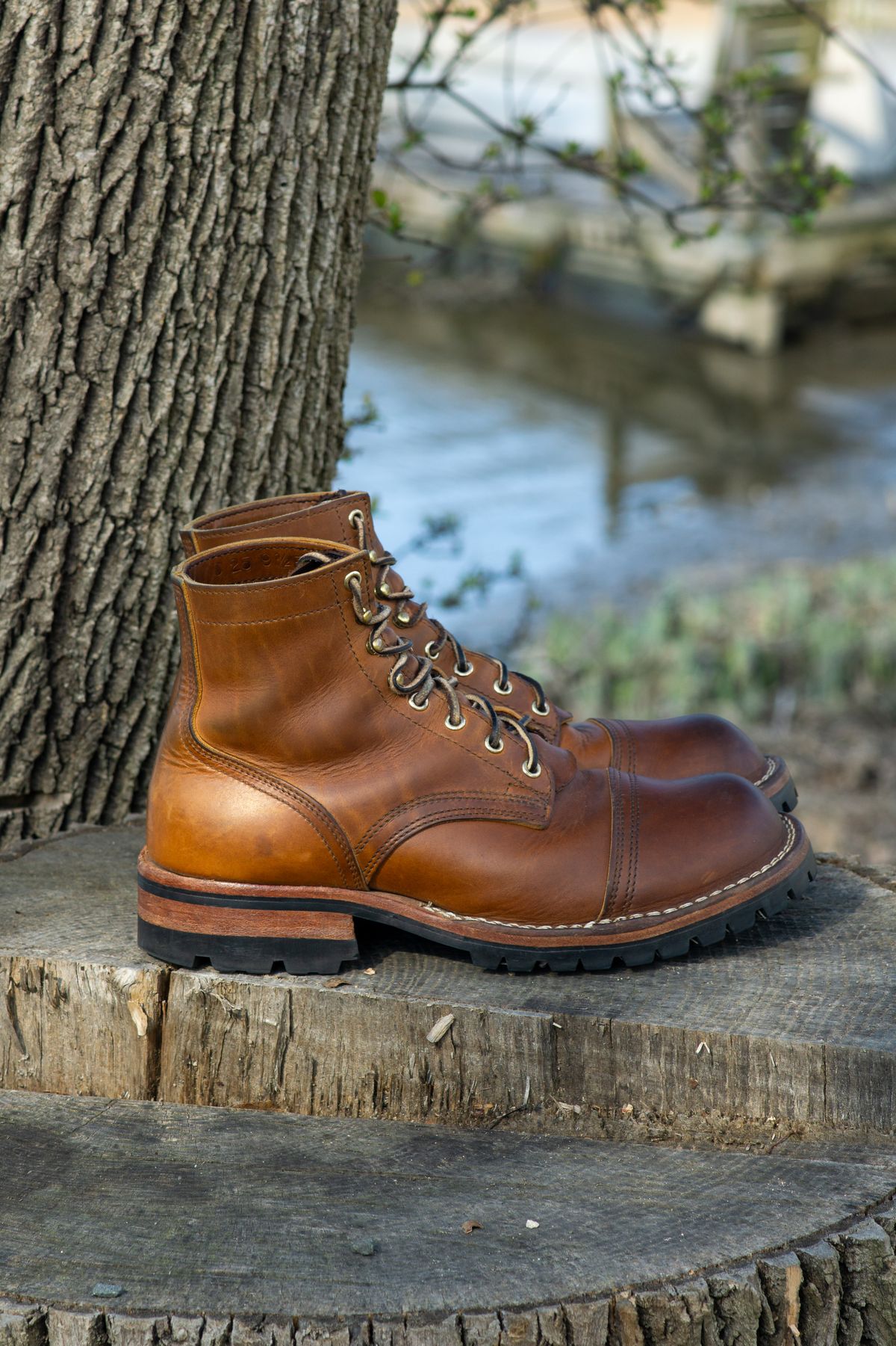 Photo by Barbaq on April 4, 2026 of the Nicks MTO in Horween Spokane Honey.