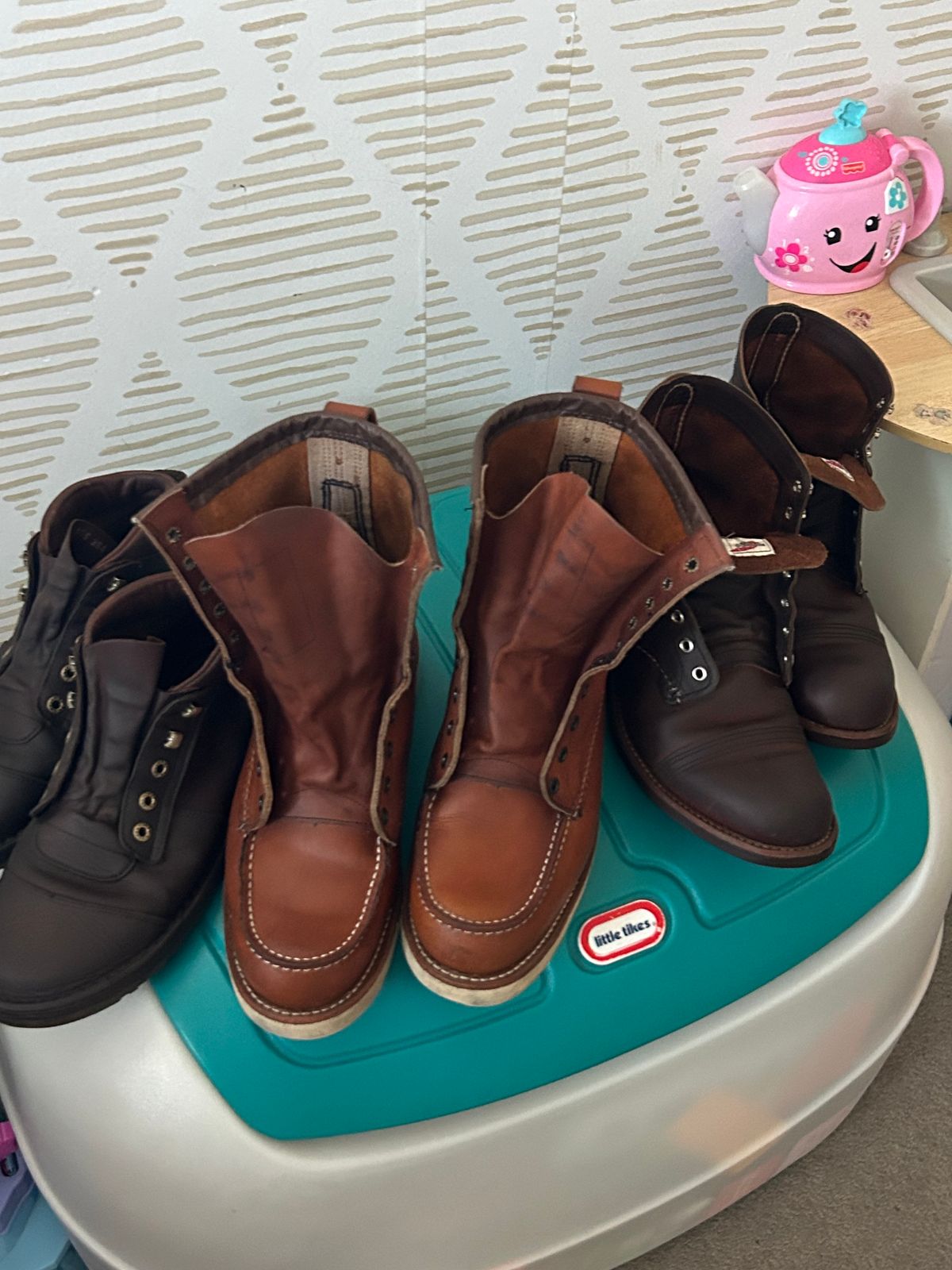 Photo by sleeps on October 29, 2025 of the Red Wing 10877 in S.B. Foot Oro-Iginal.