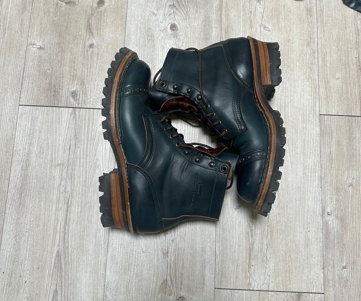 Photo by steven_suave on December 6, 2025 of the White's Bounty Hunter in Horween Navy Chromexcel.