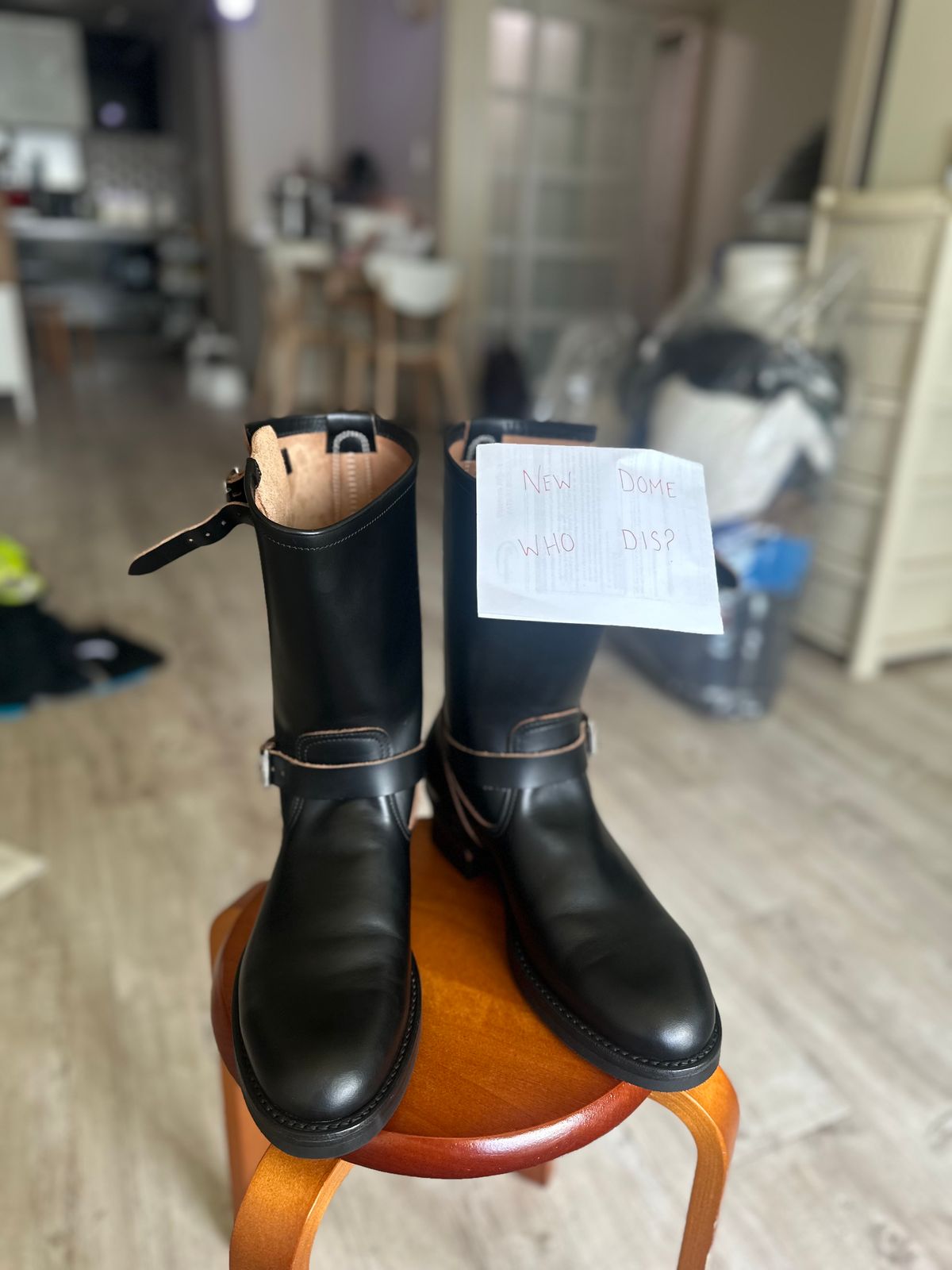 Photo by steven_suave on October 1, 2025 of the Attractions BILTBUCK Lot 269 in Black Steerhide.