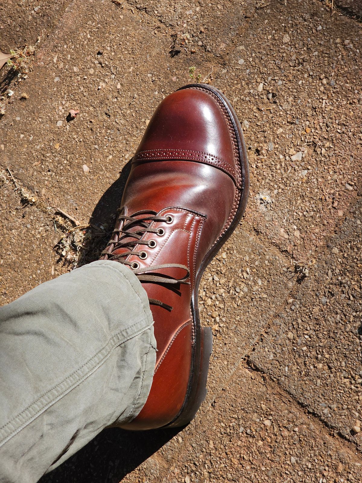 Photo by Luke.to.Boot on December 20, 2024 of the Viberg Service Boot BCT in Horween Color 4 Shell Cordovan.